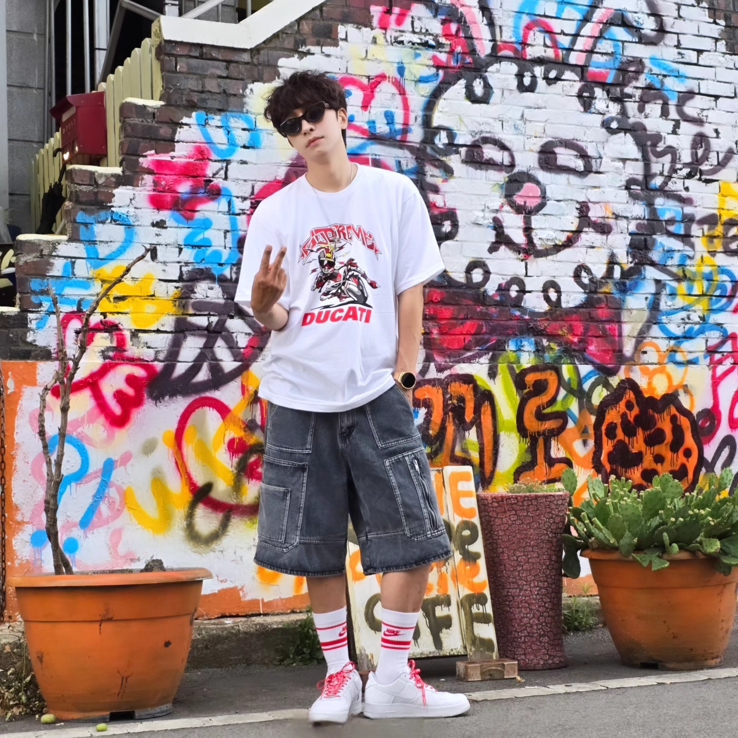 Supreme x Ducati Bike T-Shirt White - 24SS, Nike x Supreme Air Force 1 Low White 착용 스타일 - 7