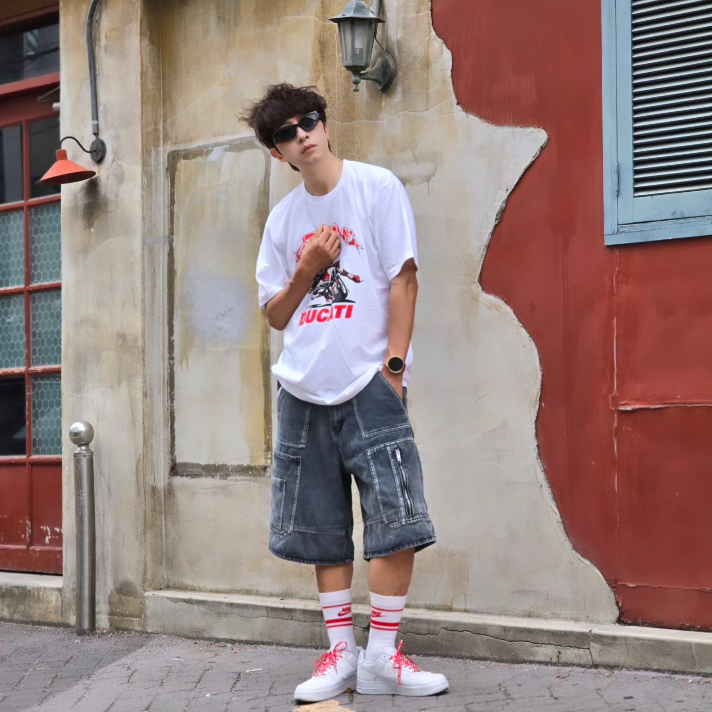 Supreme x Ducati Bike T-Shirt White - 24SS, Nike x Supreme Air Force 1 Low White 착용 스타일 - 9