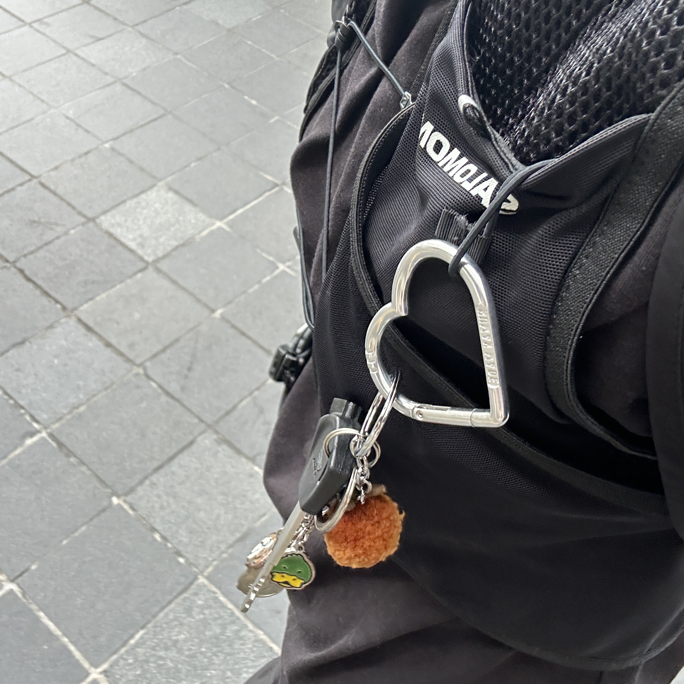 Human Made Heart Carabiner Silver 착용 스타일