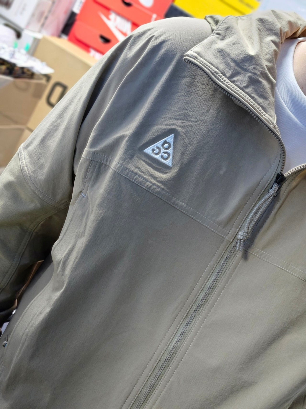 Nike ACG Sun Farer Jacket Khaki Summit White - Asia 착용 스타일 - 5