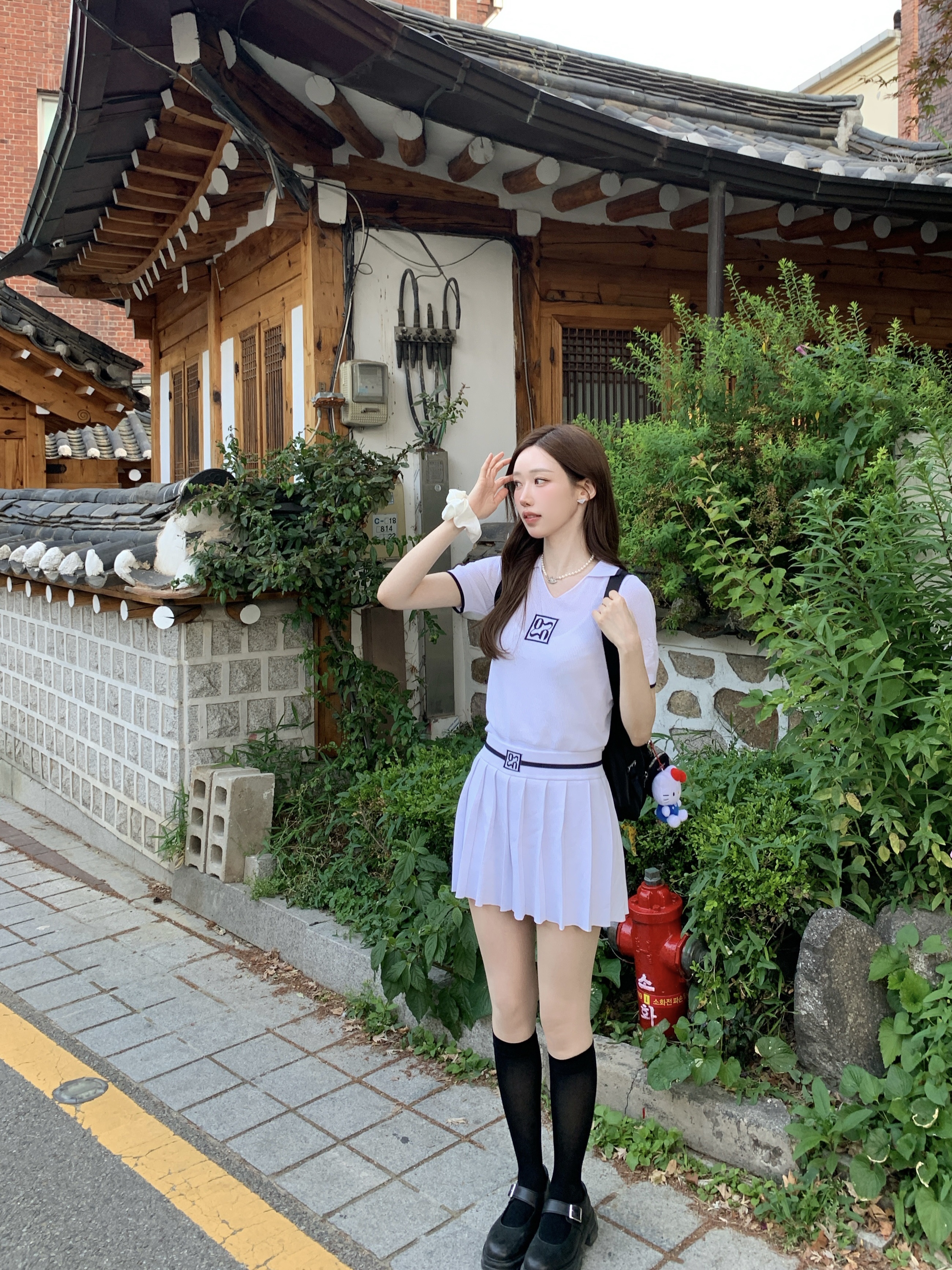 Prada Re-Nylon Medium Backpack Black 착용 스타일 - 1