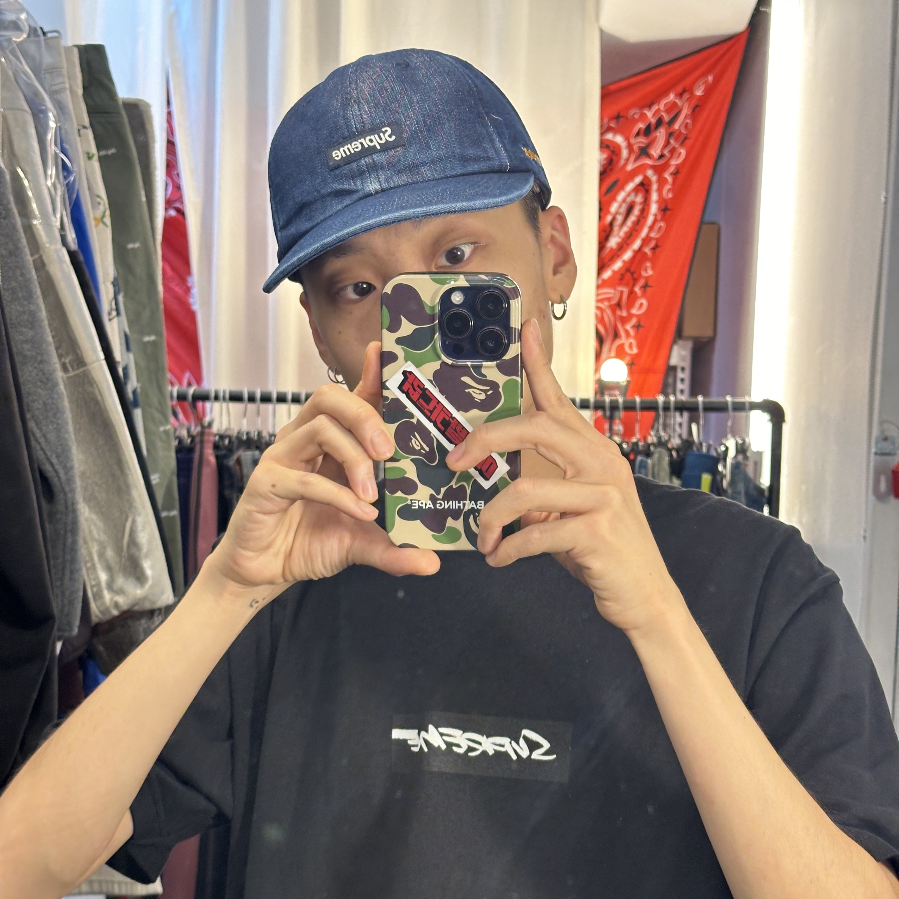 Supreme Futura Box Logo T-Shirt Black - 24SS, Supreme Cordura Denim Small Box 6-Panel Black - 24SS 착용 스타일 - 3