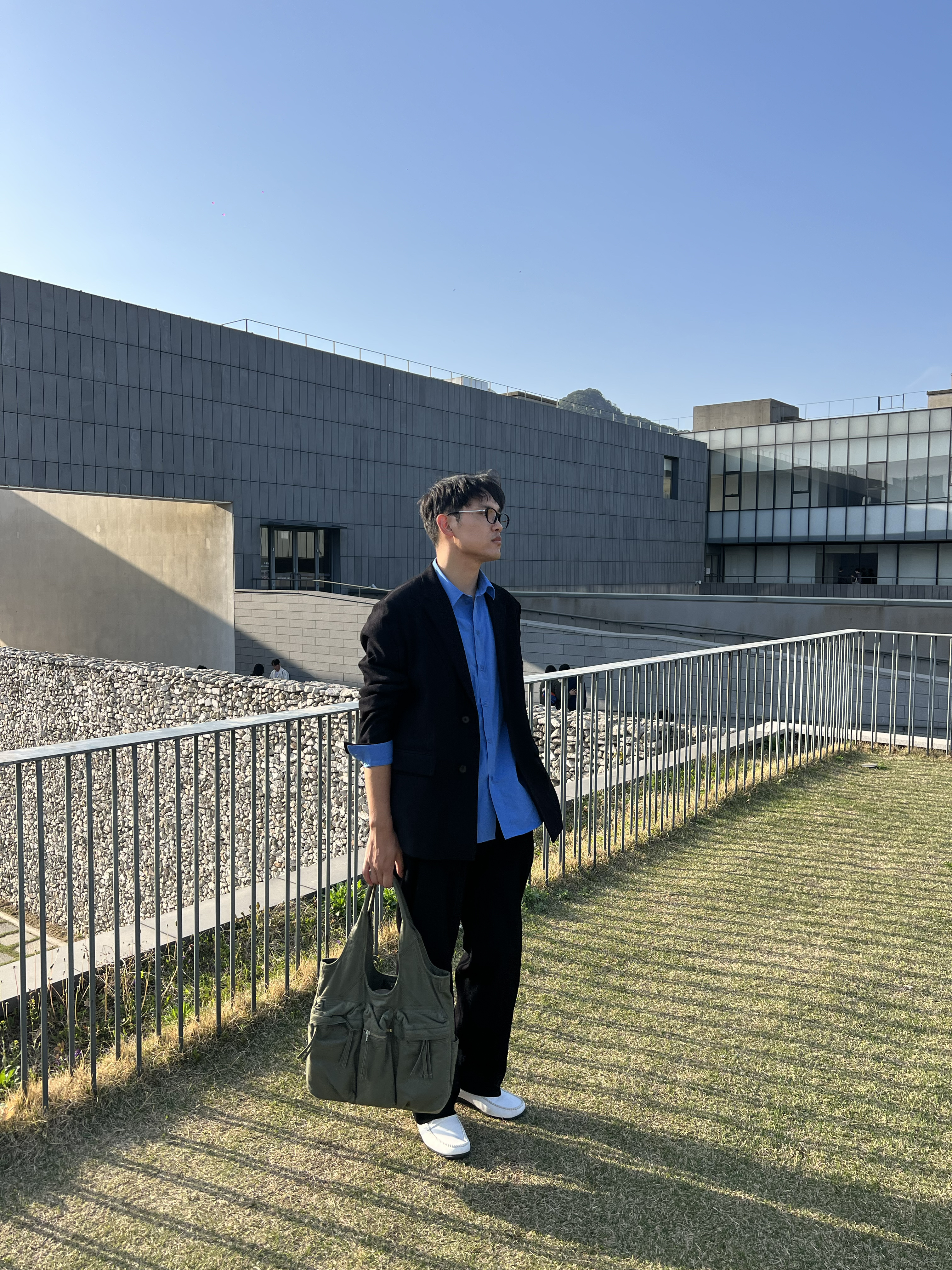 TNGT Kinoshita Seersucker Unconstructed Set-up Jacket Black 착용 스타일 - 1