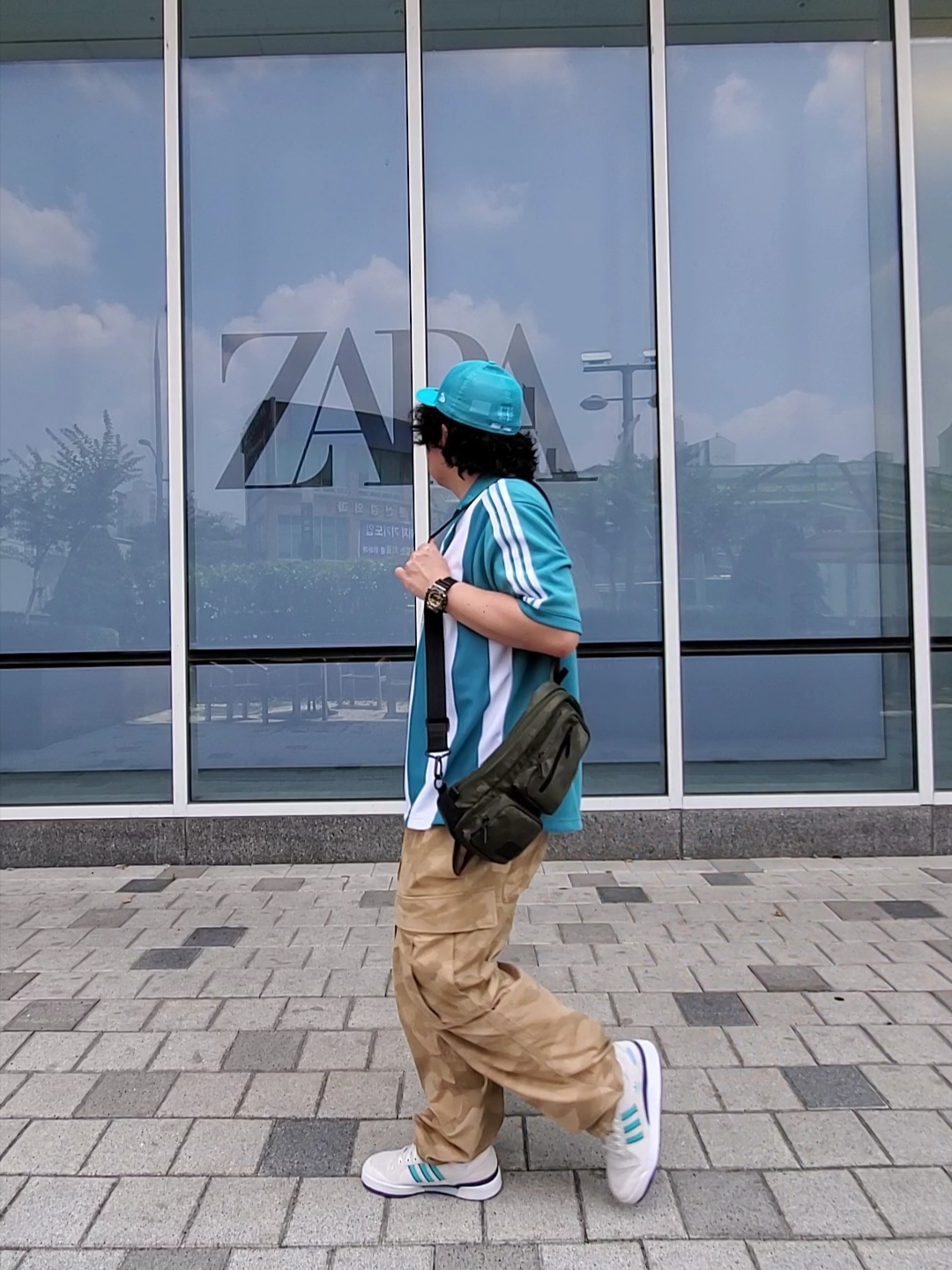 Supreme Box Logo Mesh Back New Era Blue - 23SS, Adidas Trefoil Logo Play Football Graphic S/S Polo T-Shirt Arctic Fusion - KR Sizing 착용 스타일