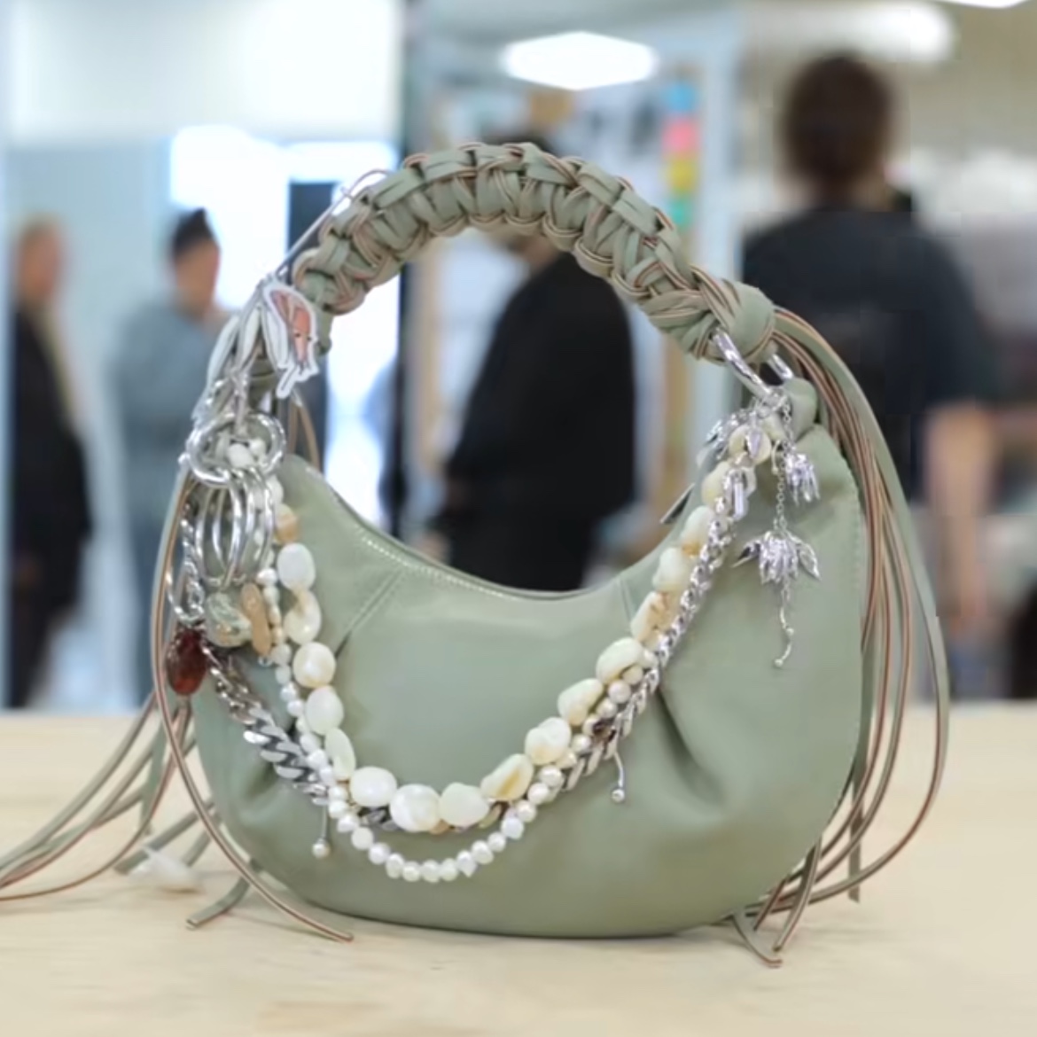 Holzweiler Women Cocoon Micro Bag Light Green 착용 스타일