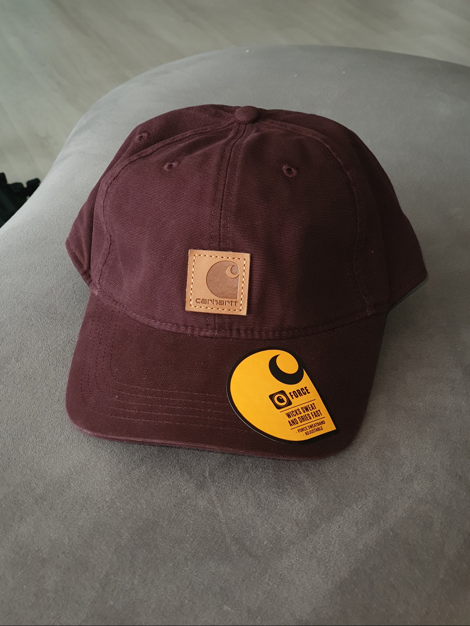 Carhartt Canvas Cap Blackberry 착용 스타일