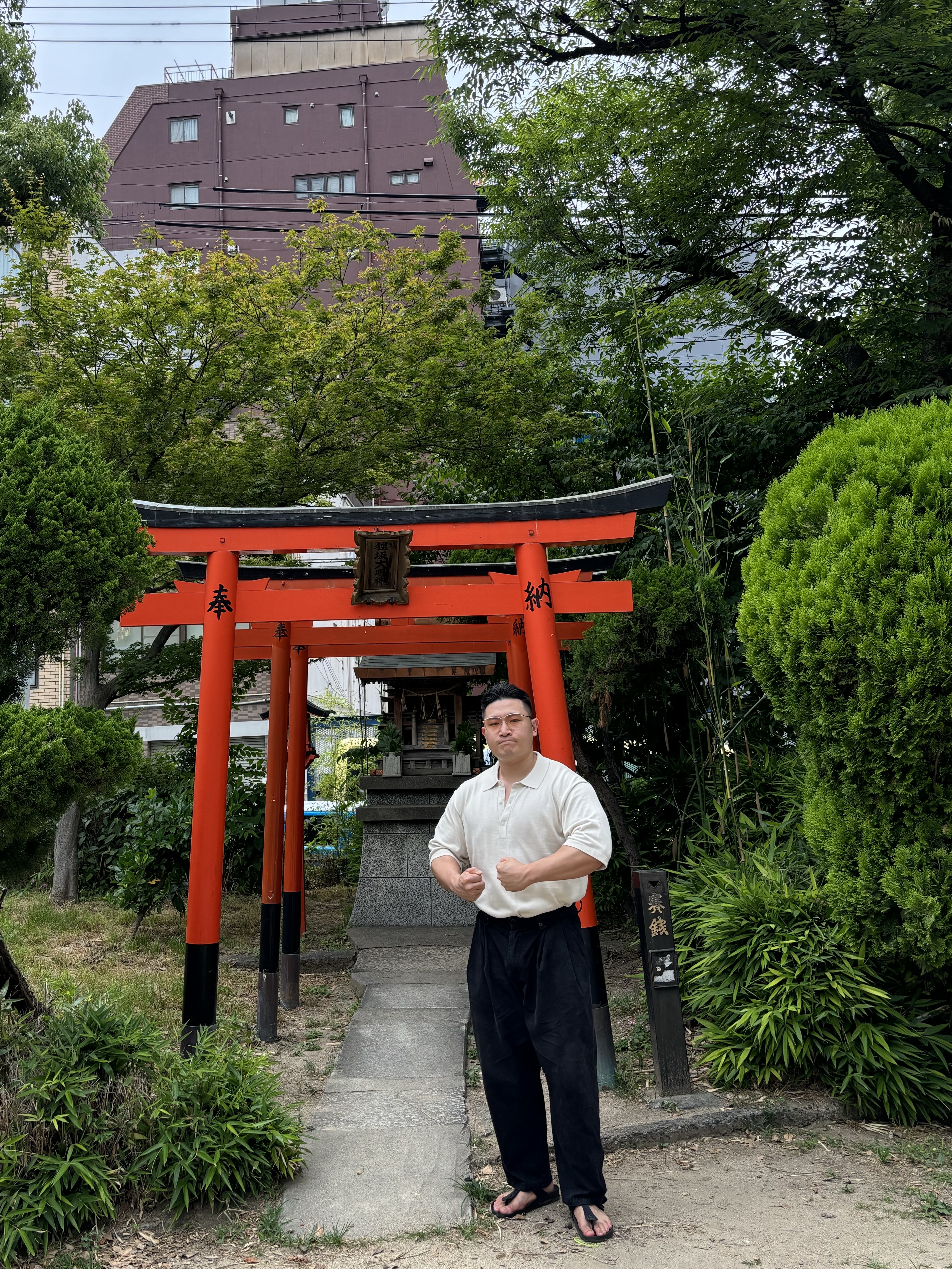 Gentle Monster Academya 02(BR) Silver, Uniqlo U Trench Coat Natural - KR 착용 스타일