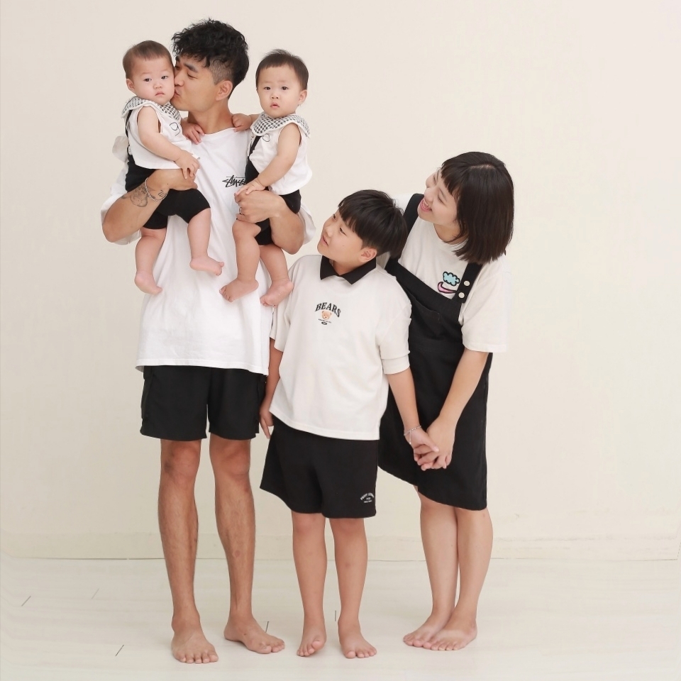 Stussy Kittens T-Shirt White 착용 스타일 - 1