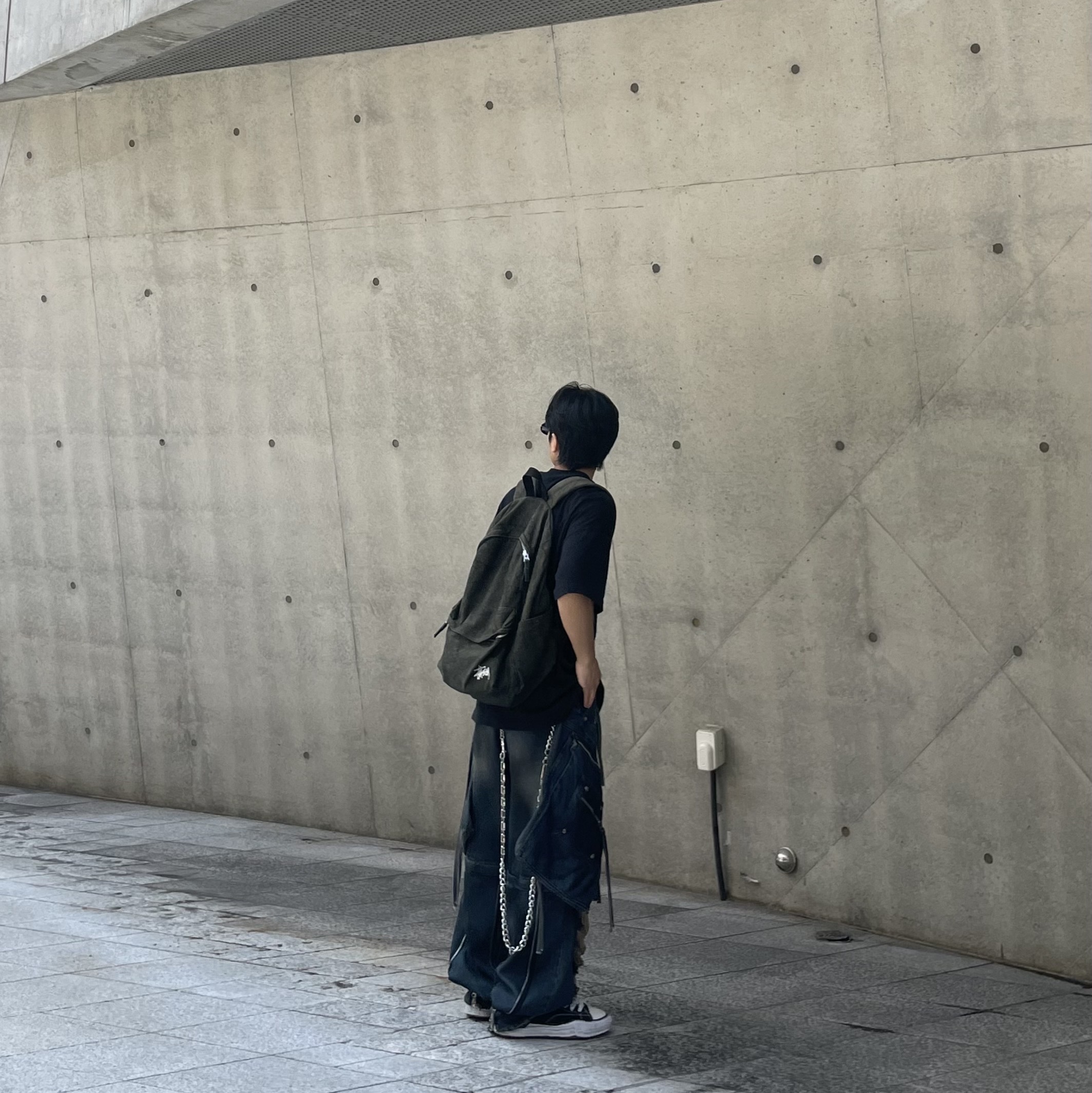 Stussy Canvas Backpack Washed Black, Maison Mihara Yasuhiro Peterson OG Sole Canvas Low Sneakers Black 착용 스타일 - 4