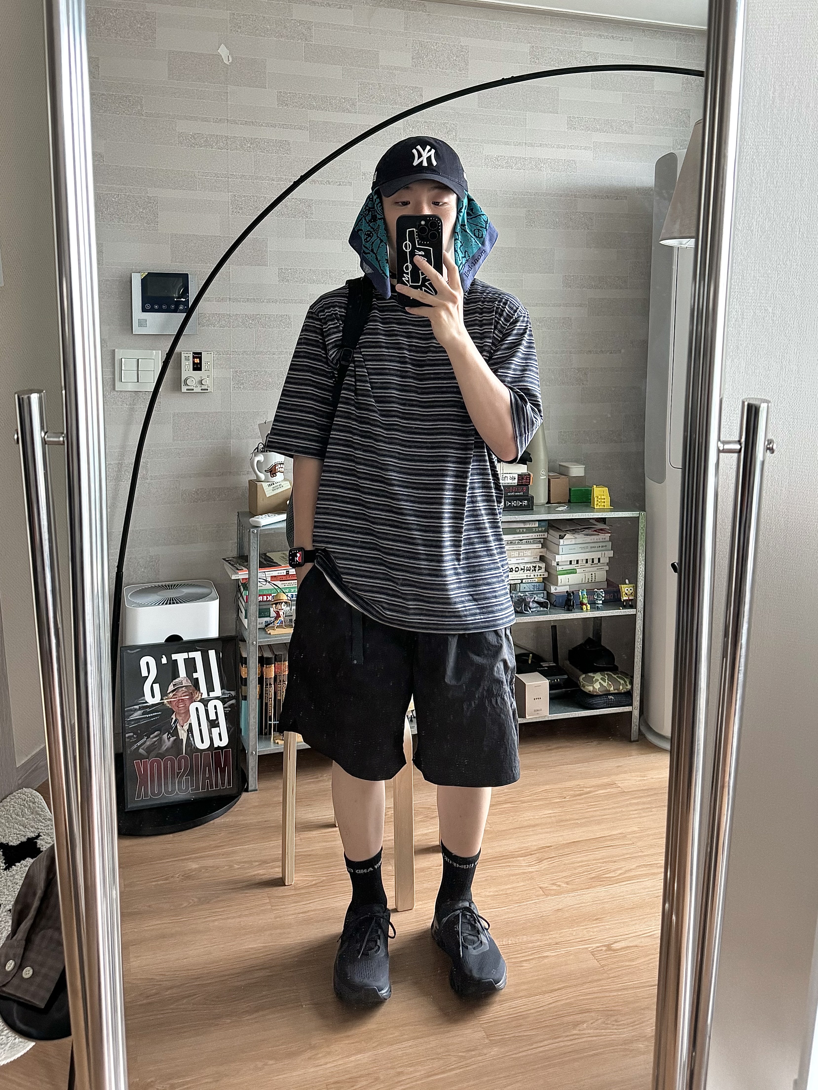 New Era x MoMA New York Yankees Cap Navy, On Running Cloudmonster All Black 착용 스타일 - 1
