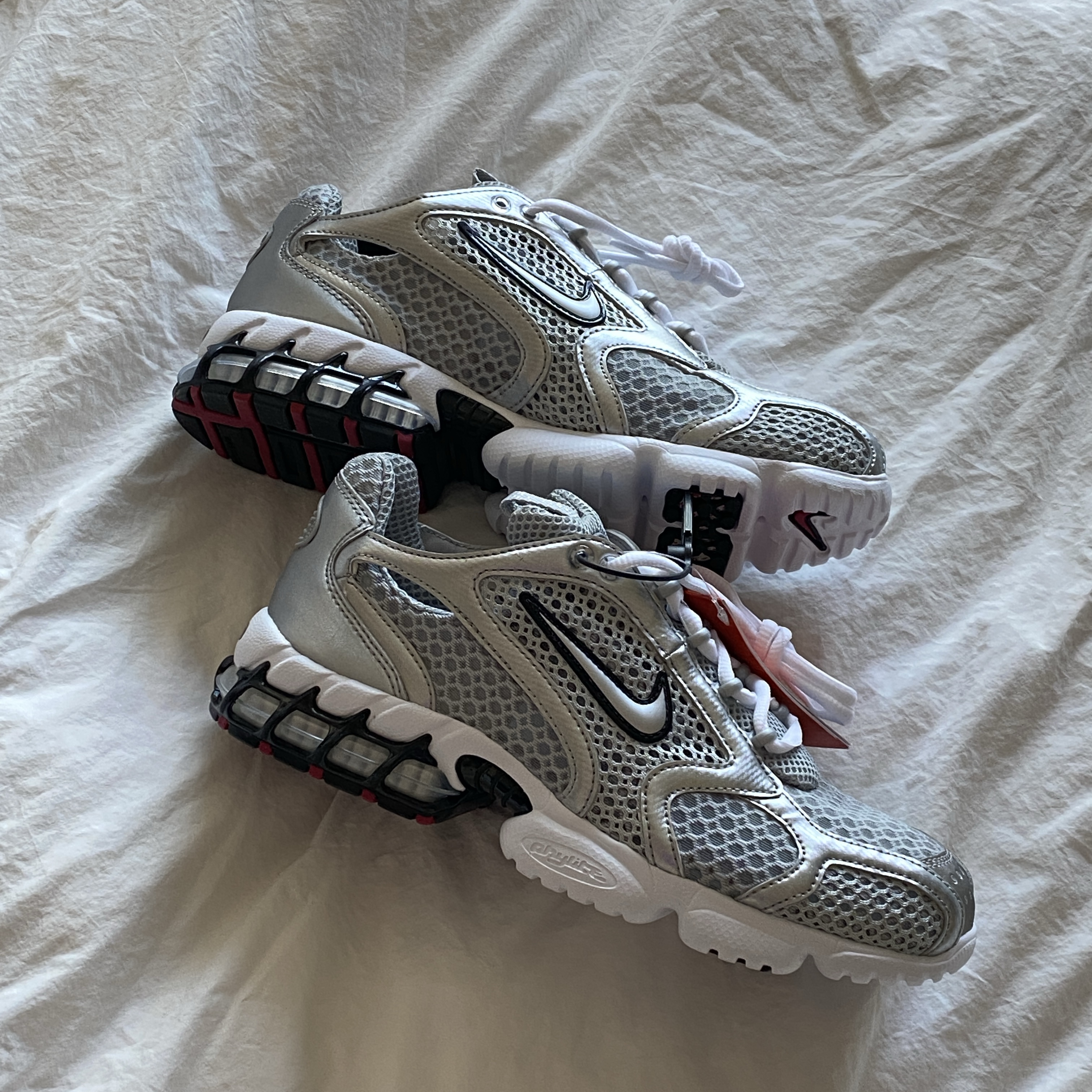 Nike Air Zoom Spiridon Cage 2 Metallic Silver 착용 스타일 - 1