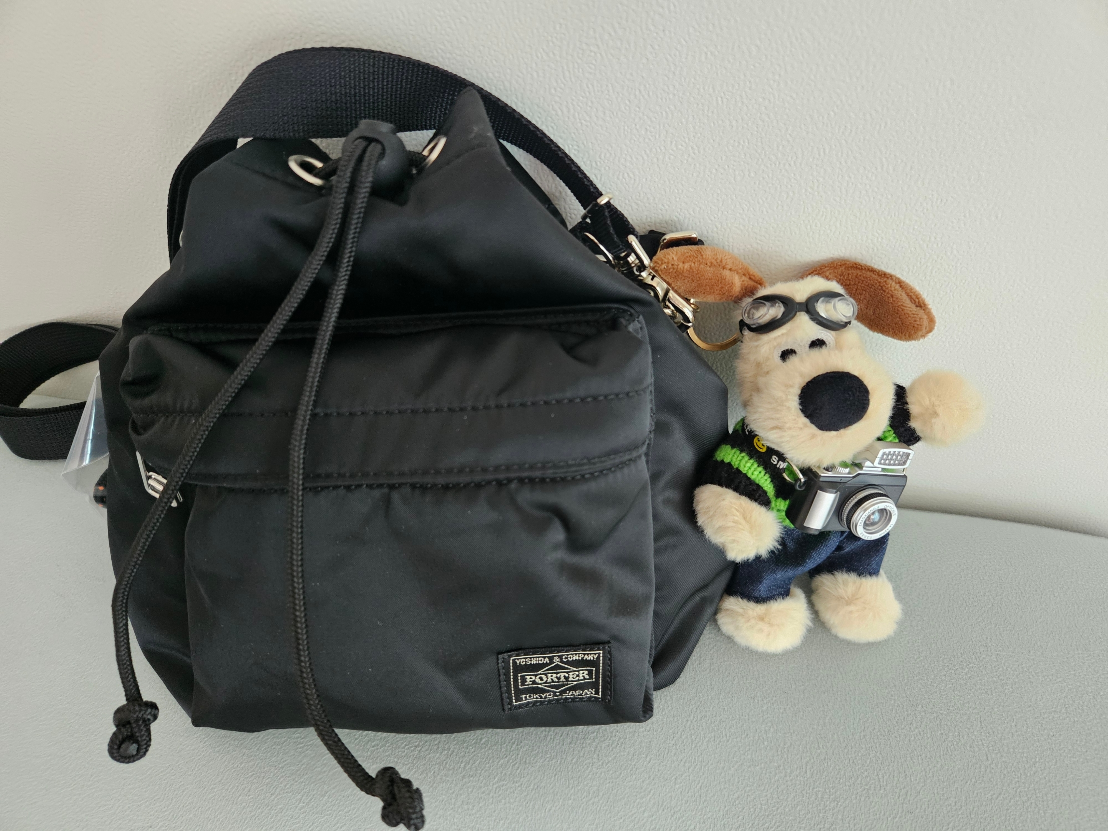 Porter Balloonsac L Black 착용 스타일