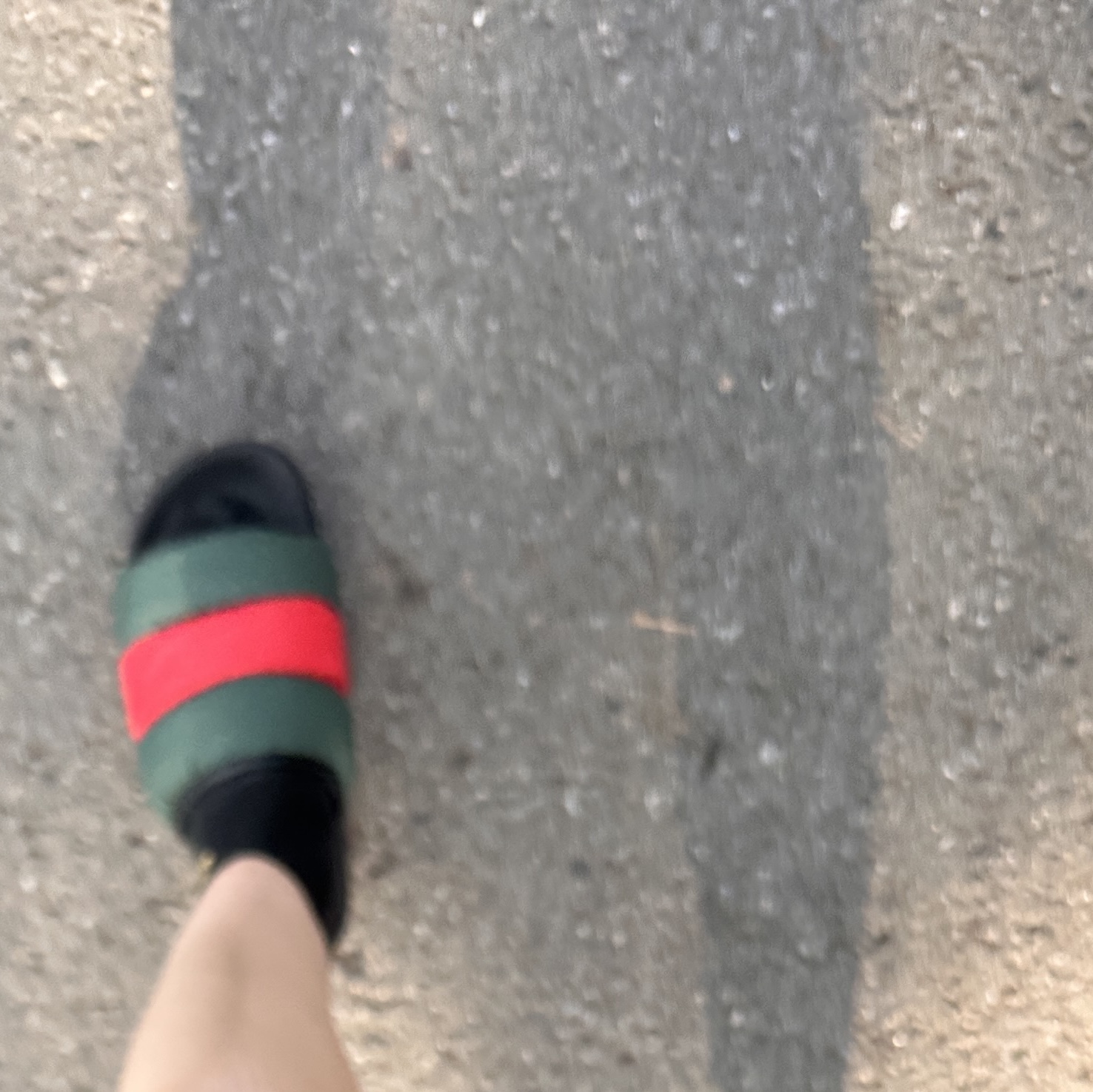 (W) Gucci Padded Web Slide Green Red 착용 스타일