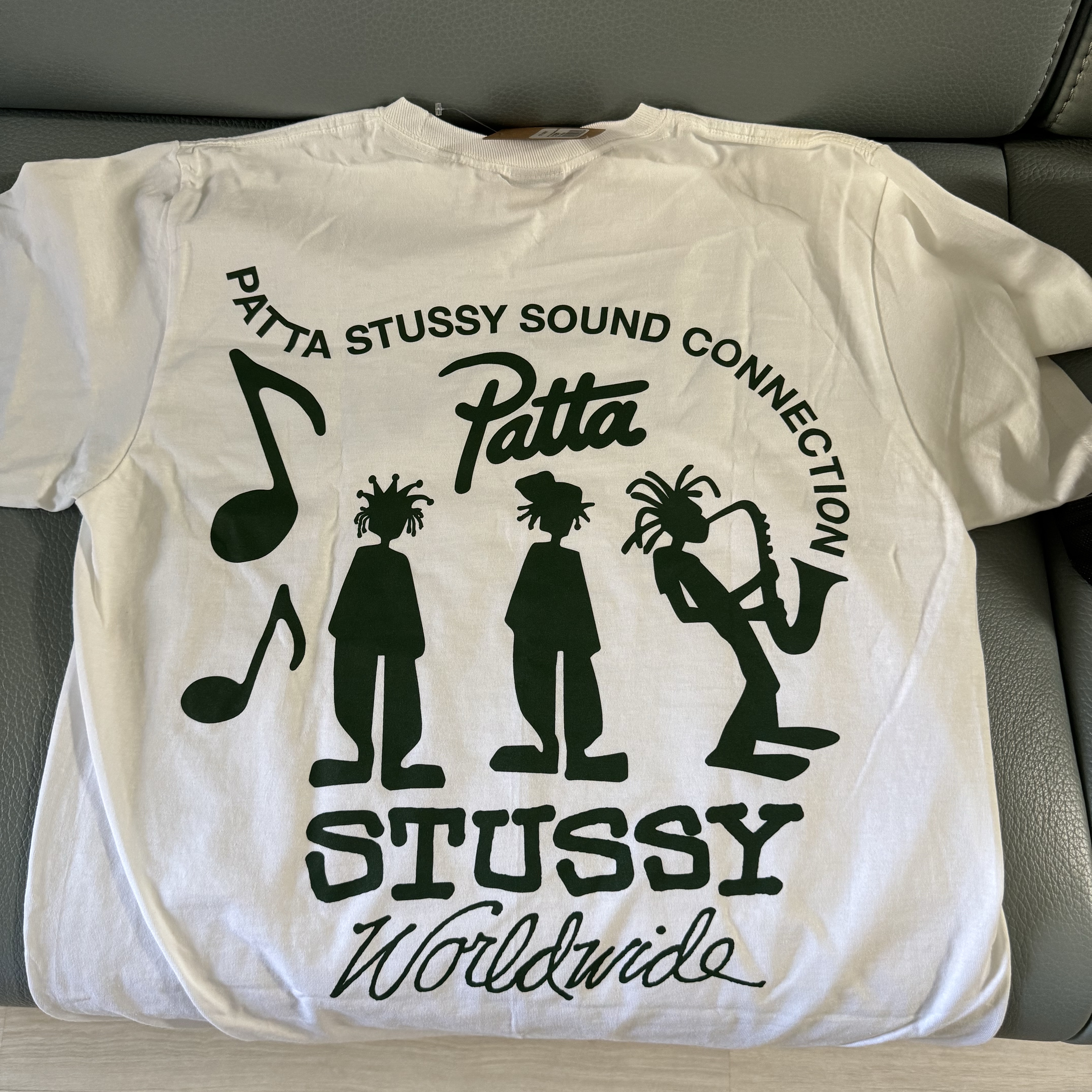 Stussy x Patta Sound Connection T-Shirt White 착용 스타일 - 2