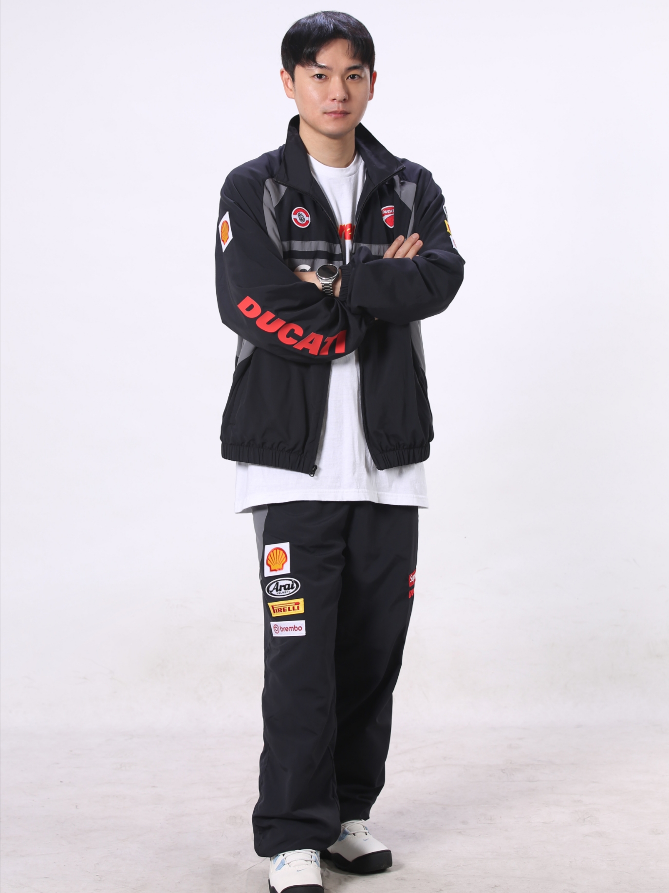 Supreme x Ducati Track Jacket Black - 24SS, Supreme x Ducati Track Pants Black - 24SS 착용 스타일