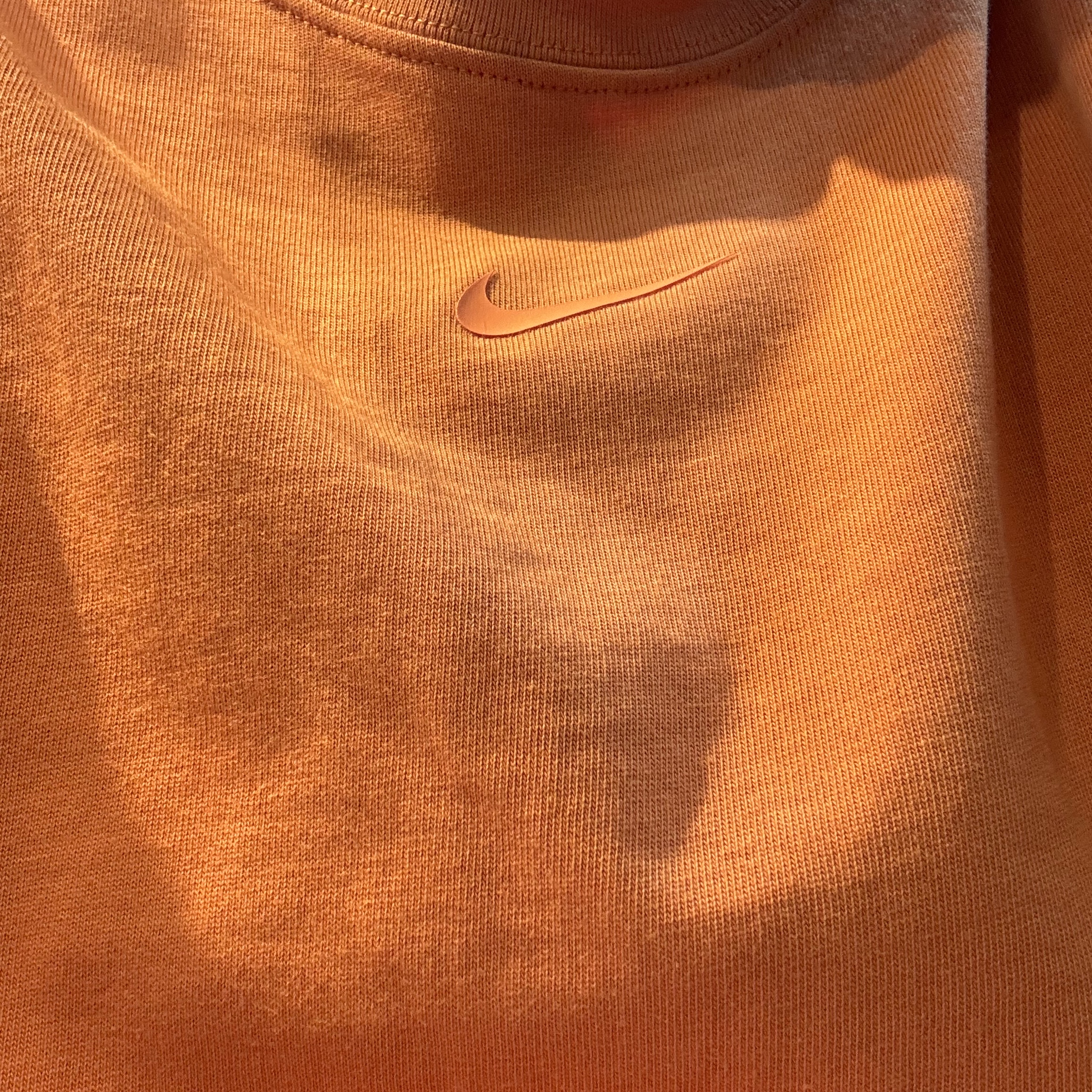 Nike x Drake Nocta Max 90 T-Shirt Hot Curry (FN7663-808) 착용 스타일