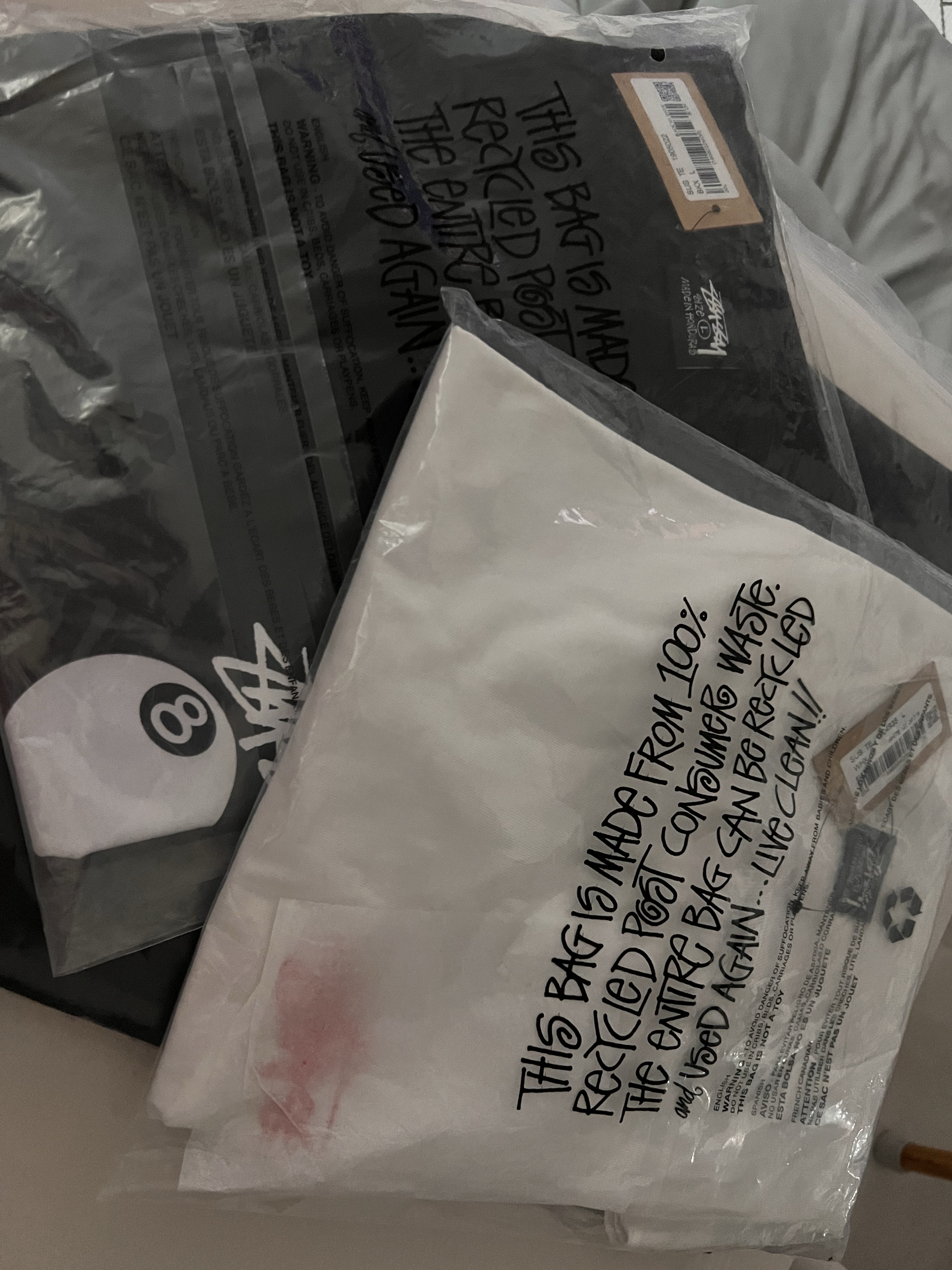 Stussy 8 Ball Pigment Dyed T-Shirt Black, Stussy Skate Tough T-Shirt White 착용 스타일
