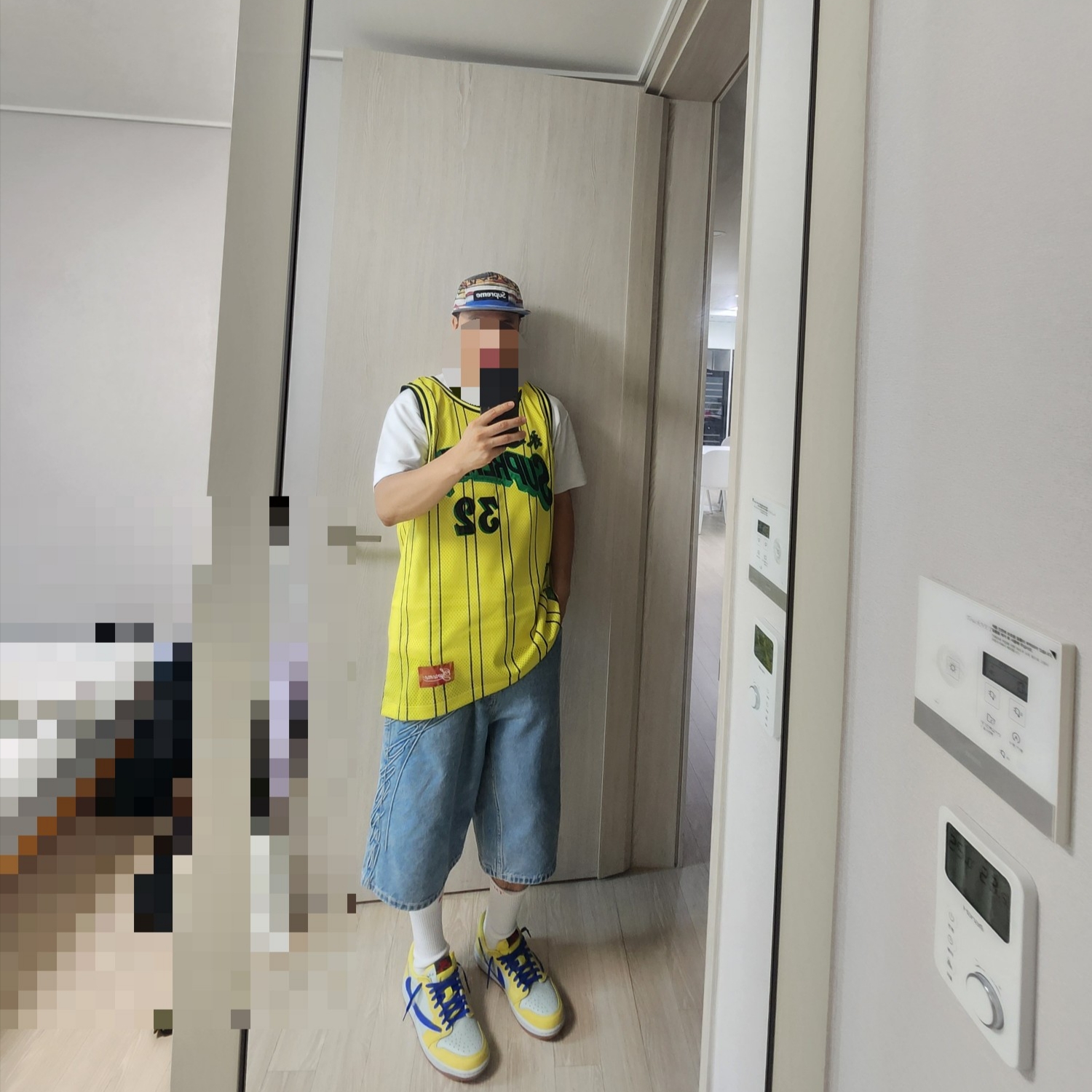 Supreme Star Basketball Jersey Yellow - 24SS, Supreme Coated Denim Camp Cap Black - 24SS 착용 스타일 - 6