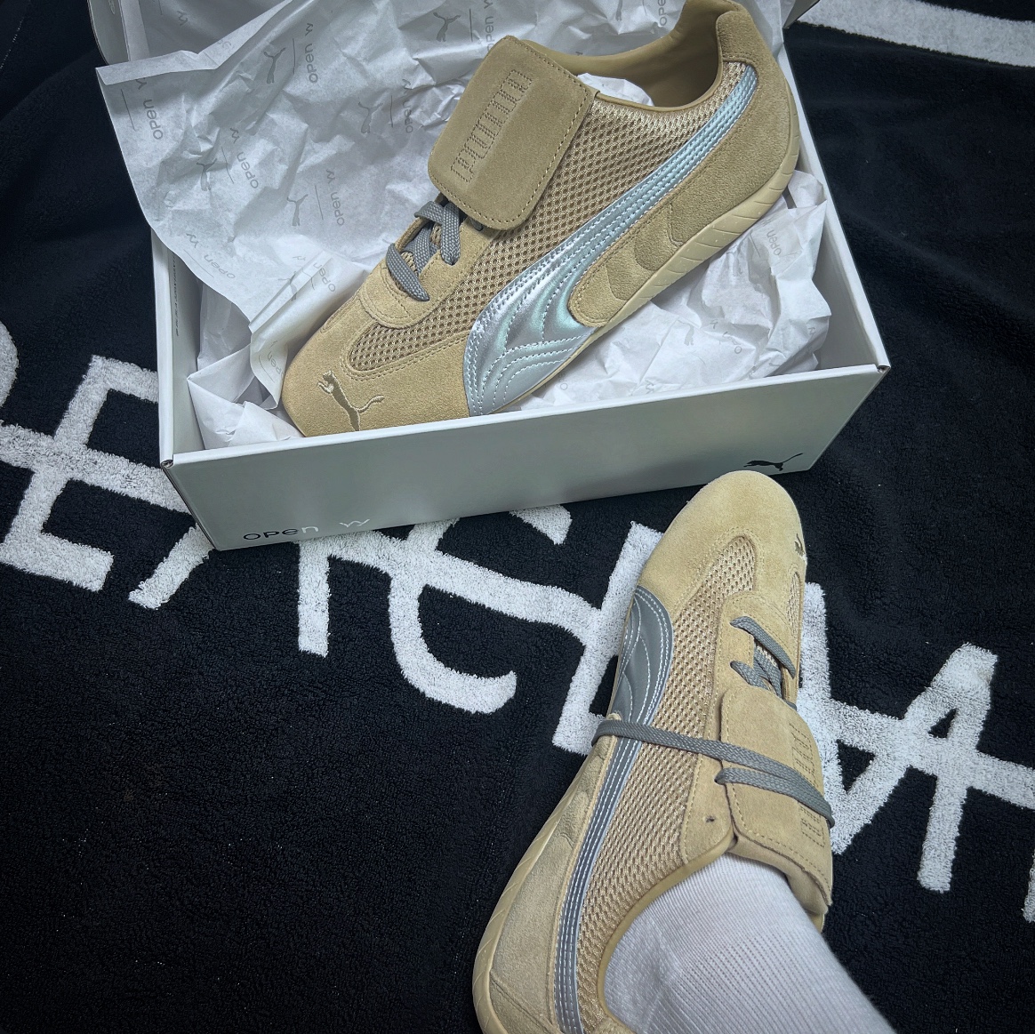 Puma x Open Yy Speedcat Prairie Tan Matte Silver 착용 스타일