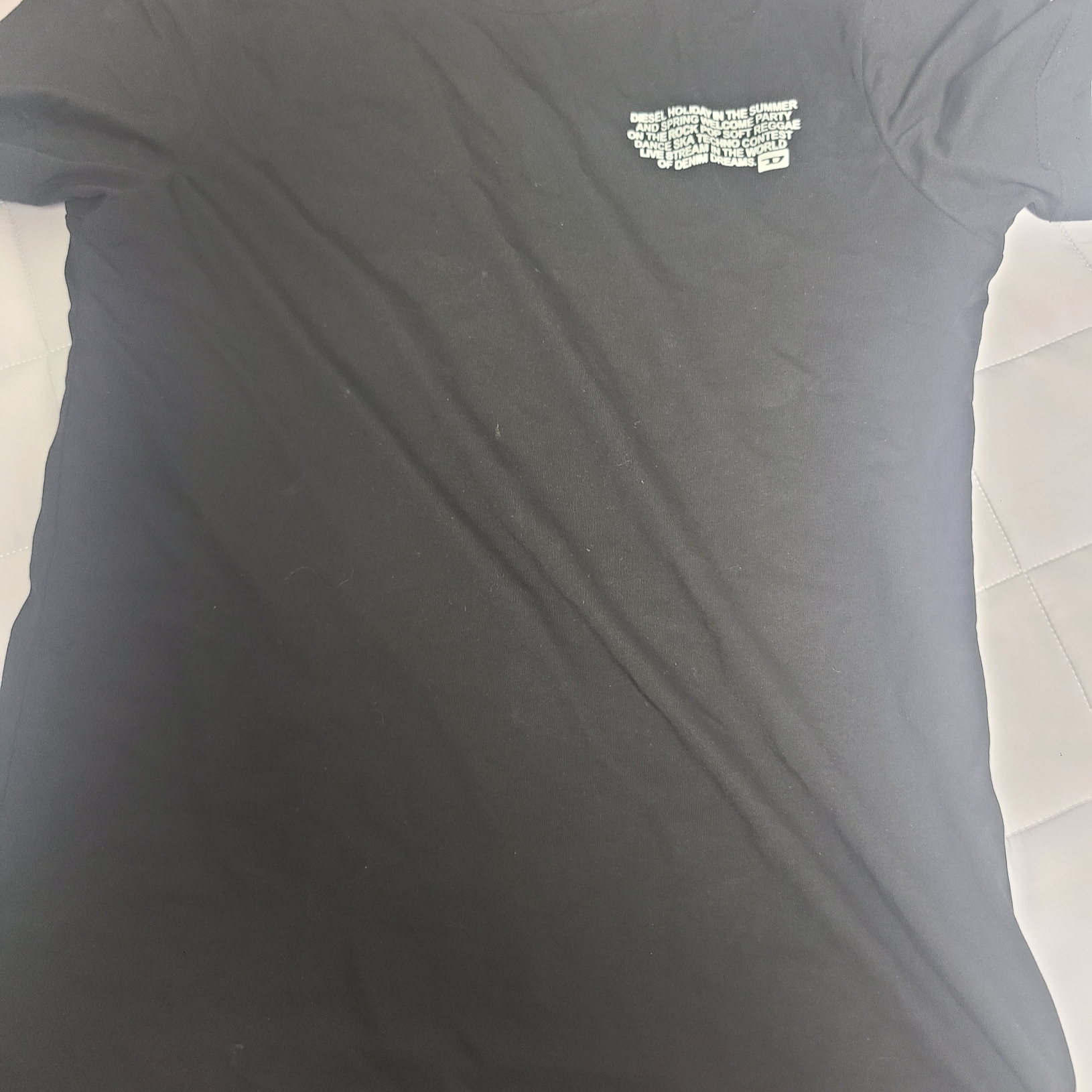 Diesel T-Diegor-K57 T-Shirt with Diesel Holiday Logo Print Black 착용 스타일 - 2