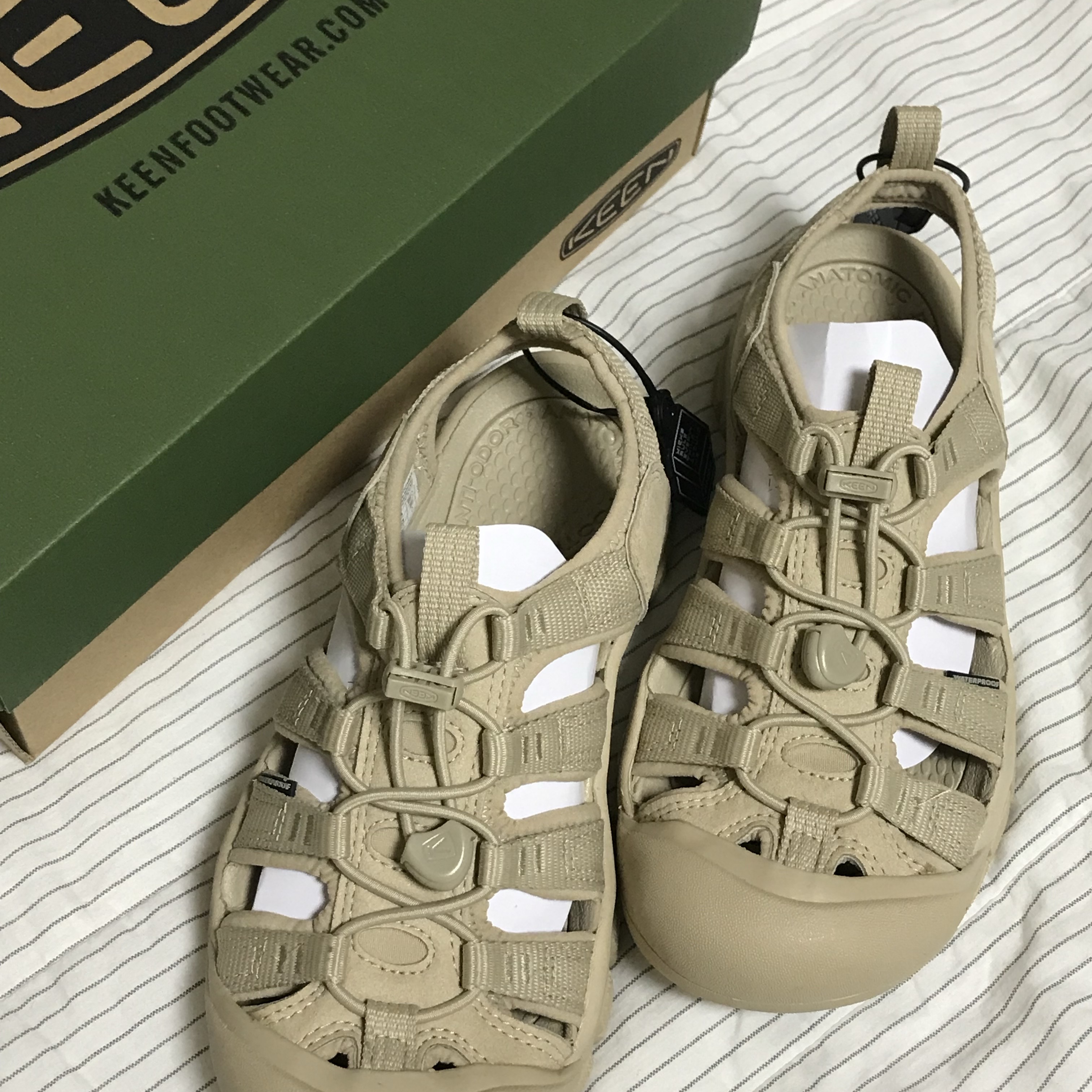 (W) Keen Newport H2 Monochrome Safari 착용 스타일
