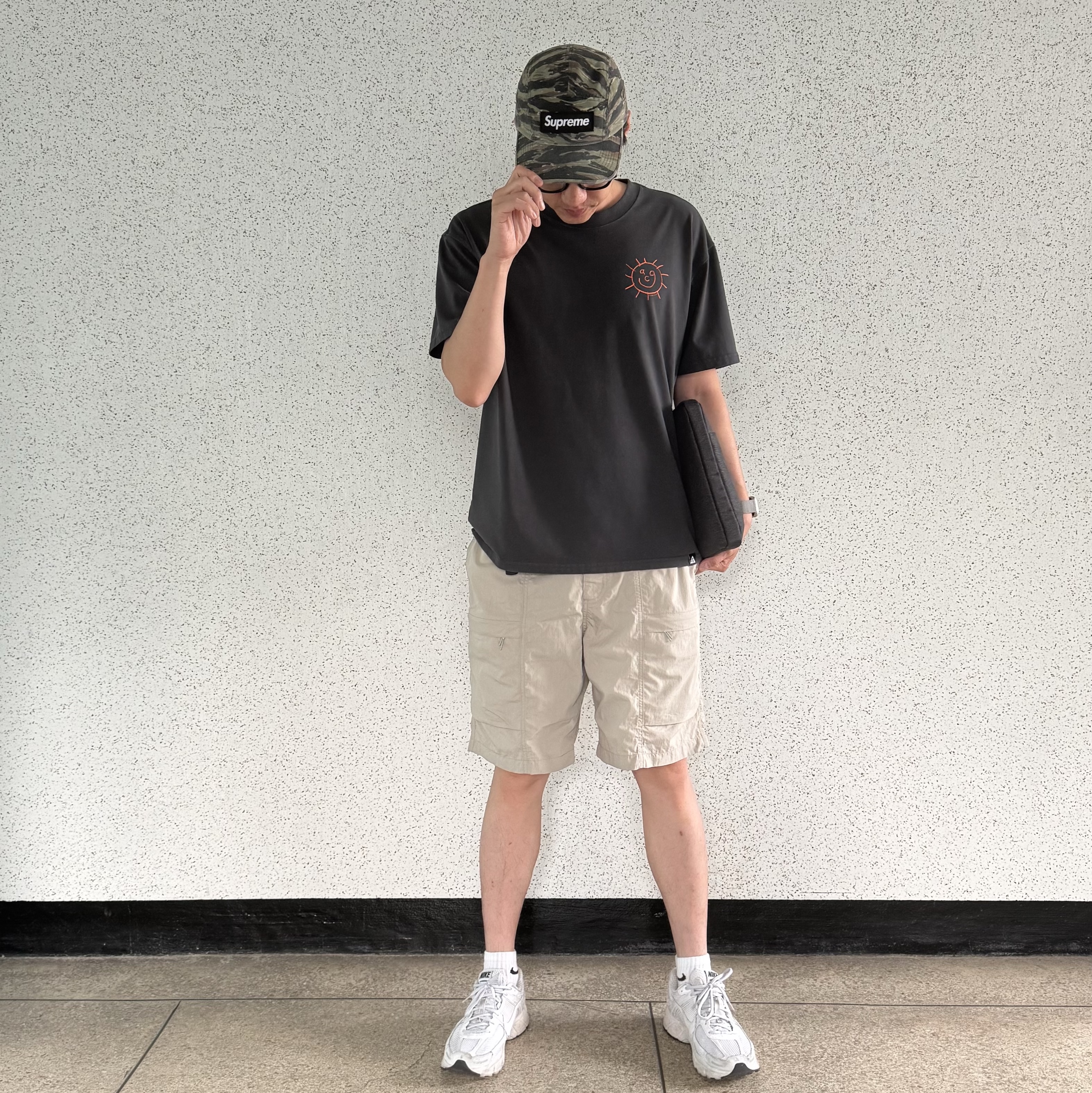 Supreme Military Camp Cap Olive Tiger Camo - 24SS, Nike Zoom Vomero 5 SP Vast Grey 2023 착용 스타일