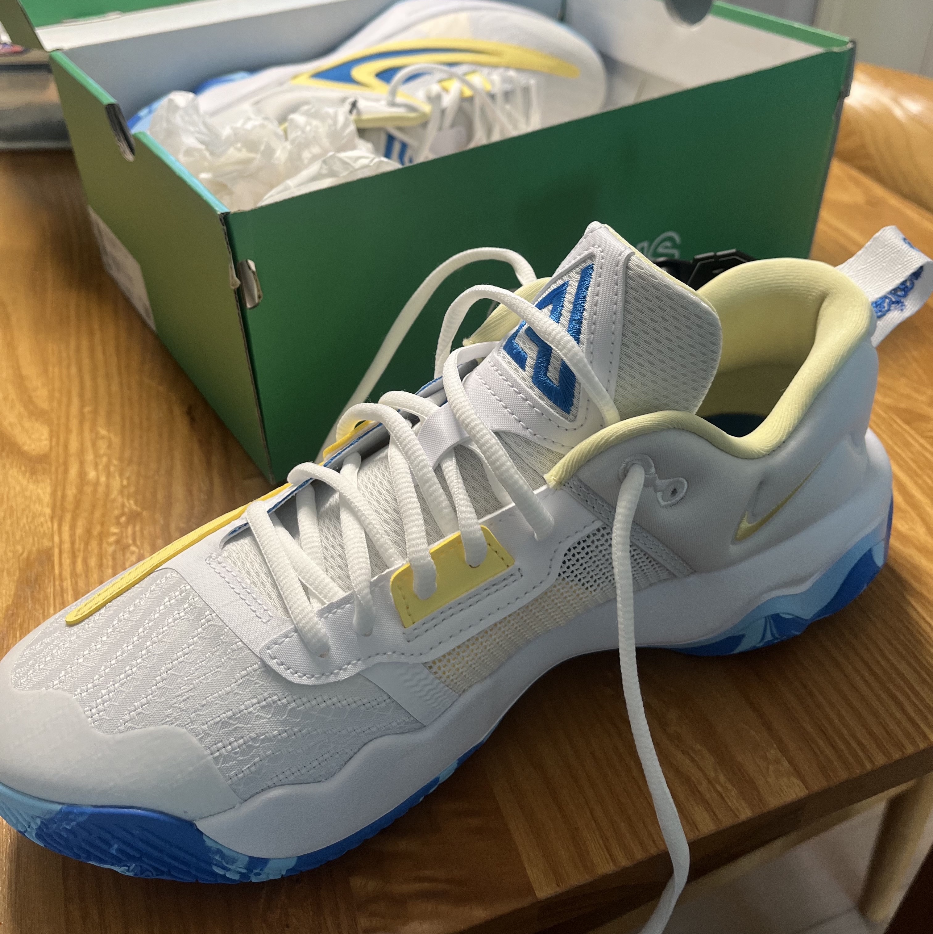 Nike Giannis Immortality 3 EP White Light Photo Blue 착용 스타일 - 2