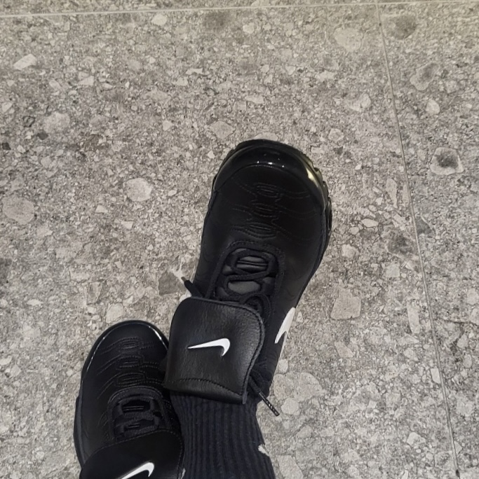 (W) Nike Air Max Plus TNPO Black 착용 스타일