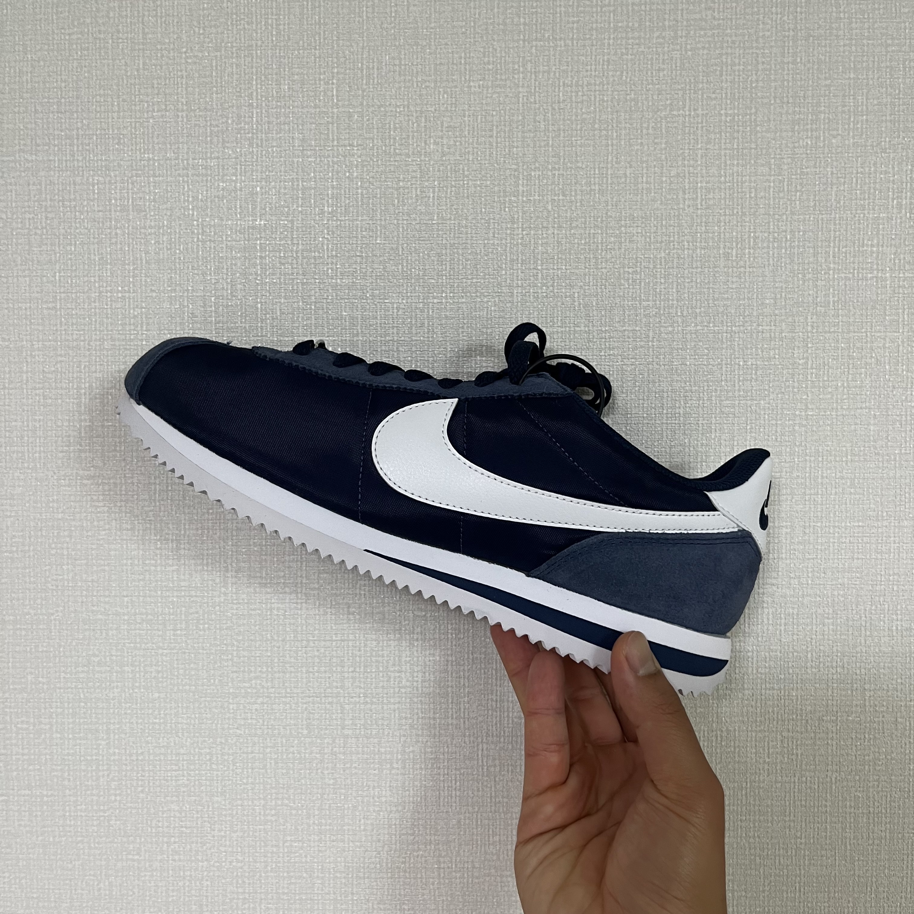 (W) Nike Cortez Midnight Navy 착용 스타일