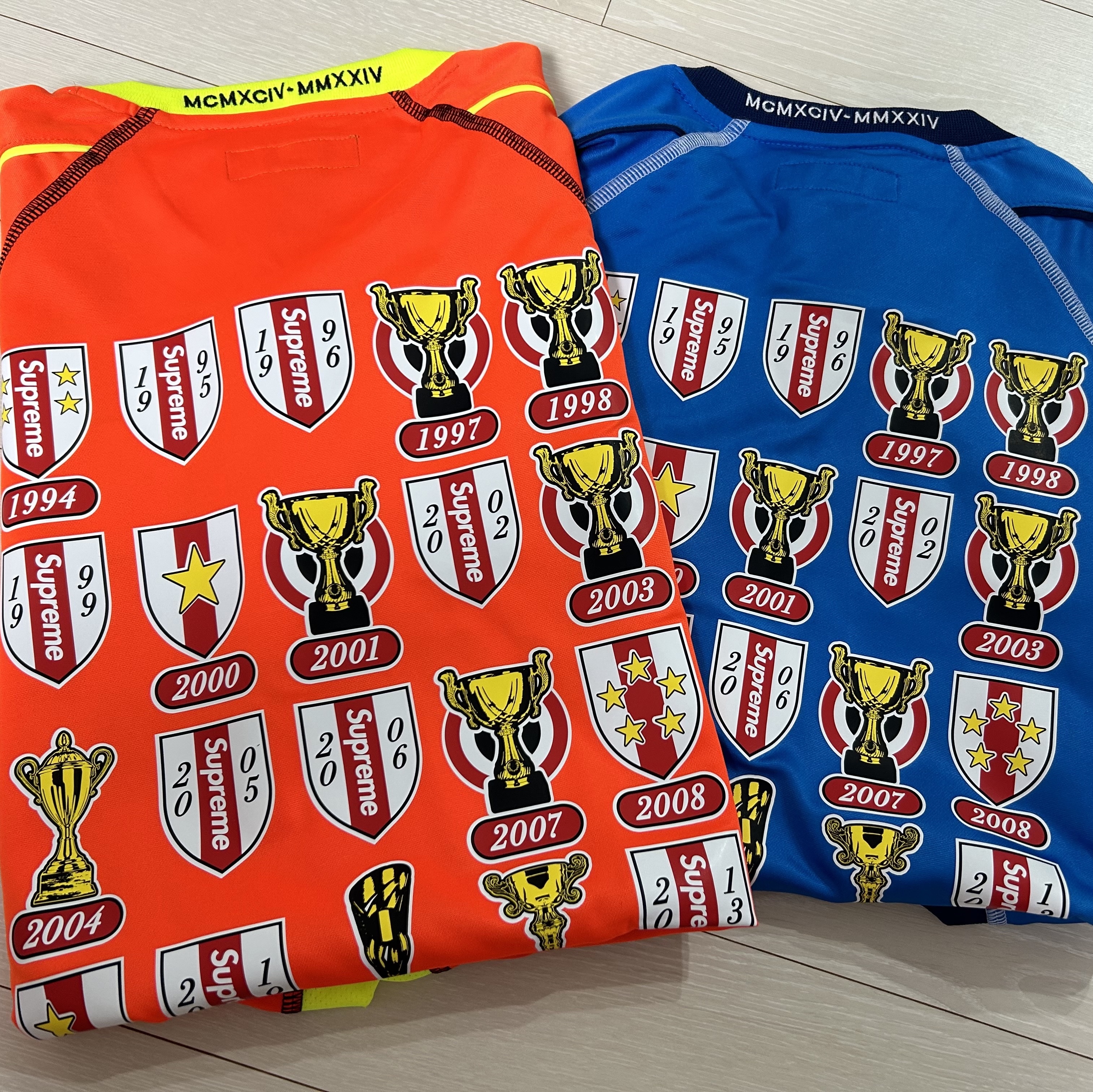 Supreme Jacquard Soccer Jersey Orange - 24SS, Supreme Jacquard Soccer Jersey Blue - 24SS 착용 스타일 - 2