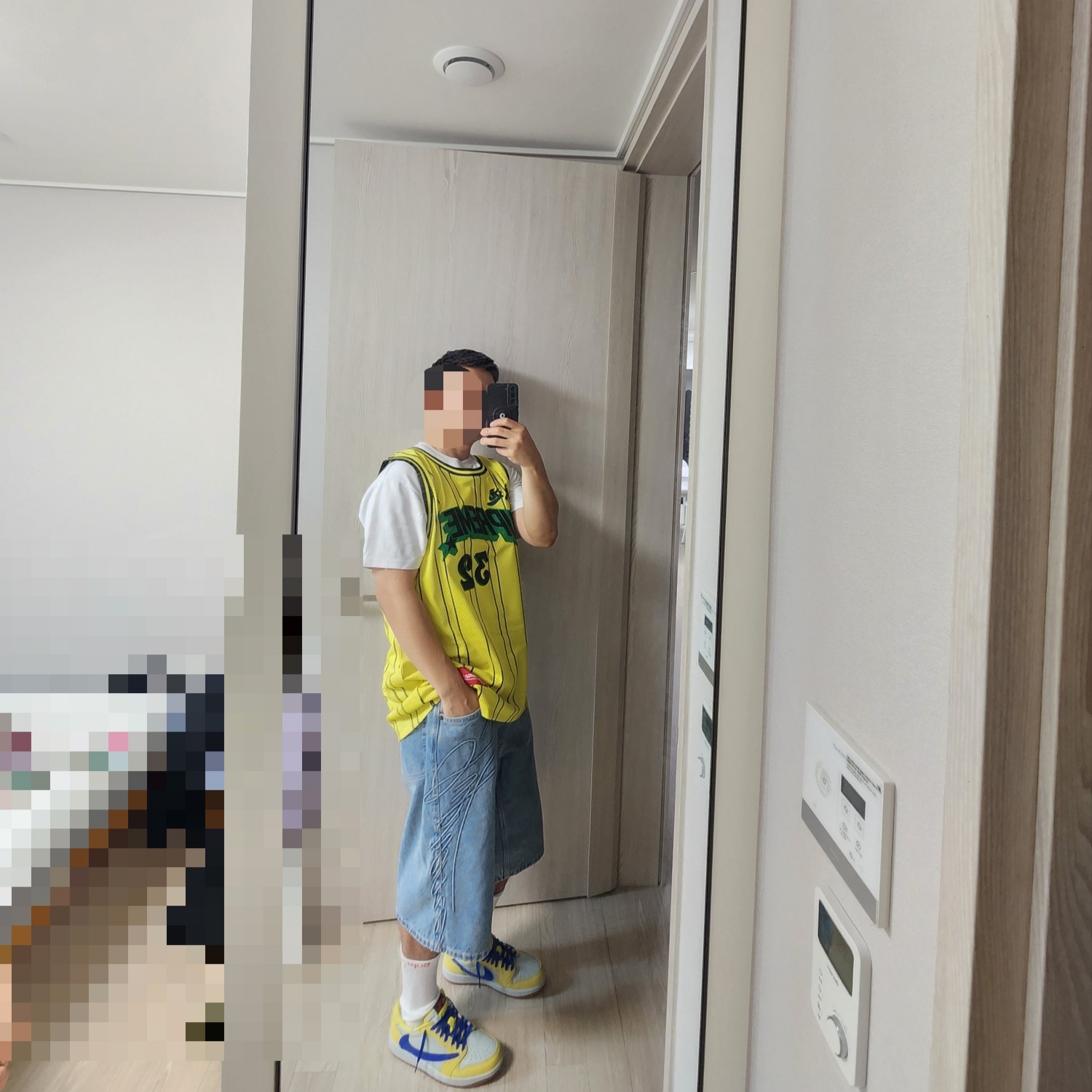 Supreme Star Basketball Jersey Yellow - 24SS, Supreme Coated Denim Camp Cap Black - 24SS 착용 스타일 - 2