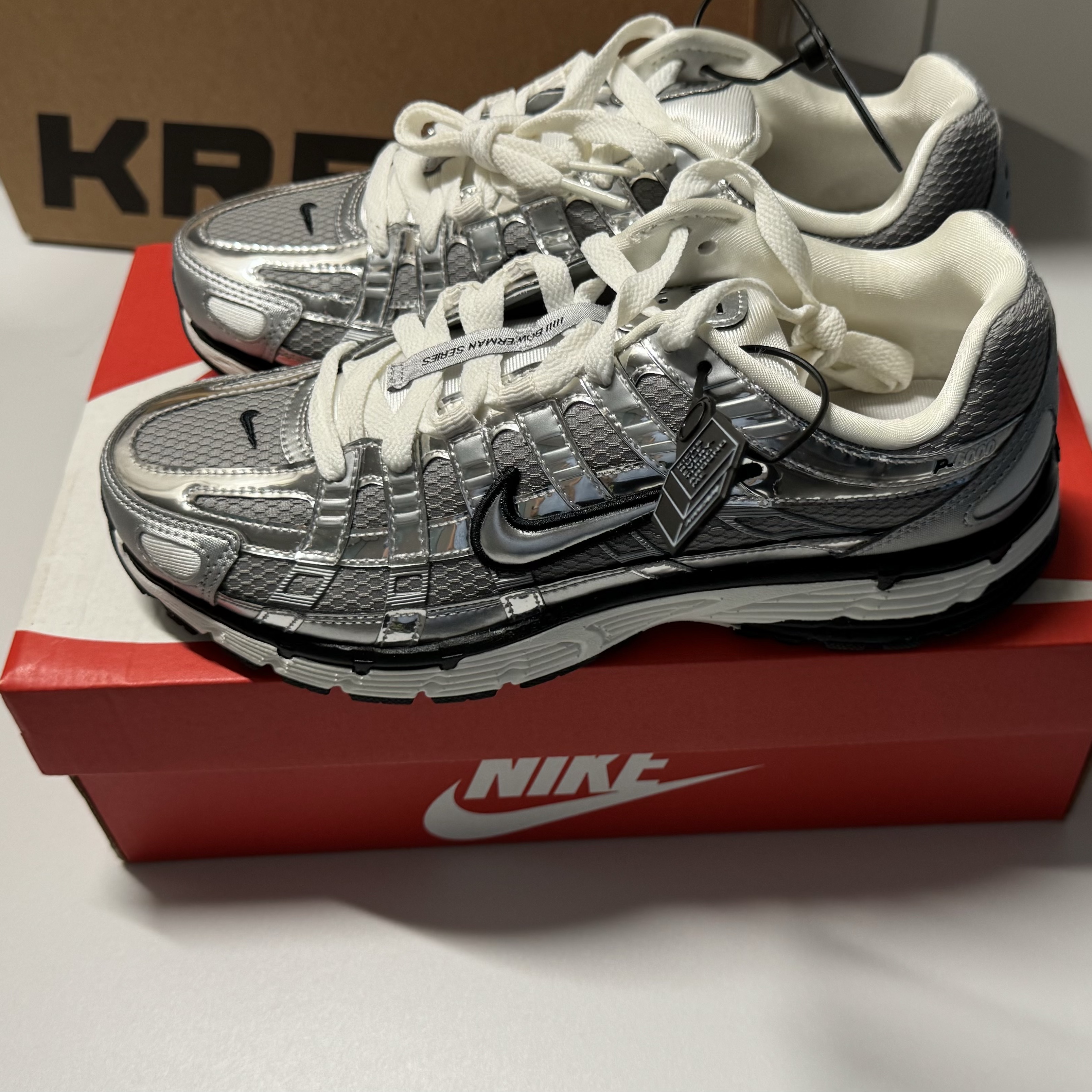 Nike P-6000 Metallic Silver 착용 스타일 - 6
