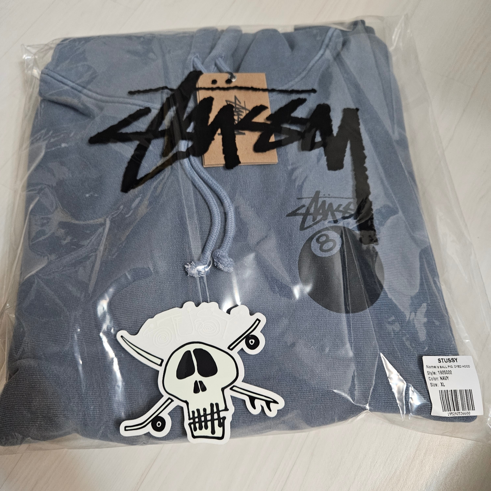 Stussy 8 Ball Hoodie Pigment Dyed Black 착용 스타일