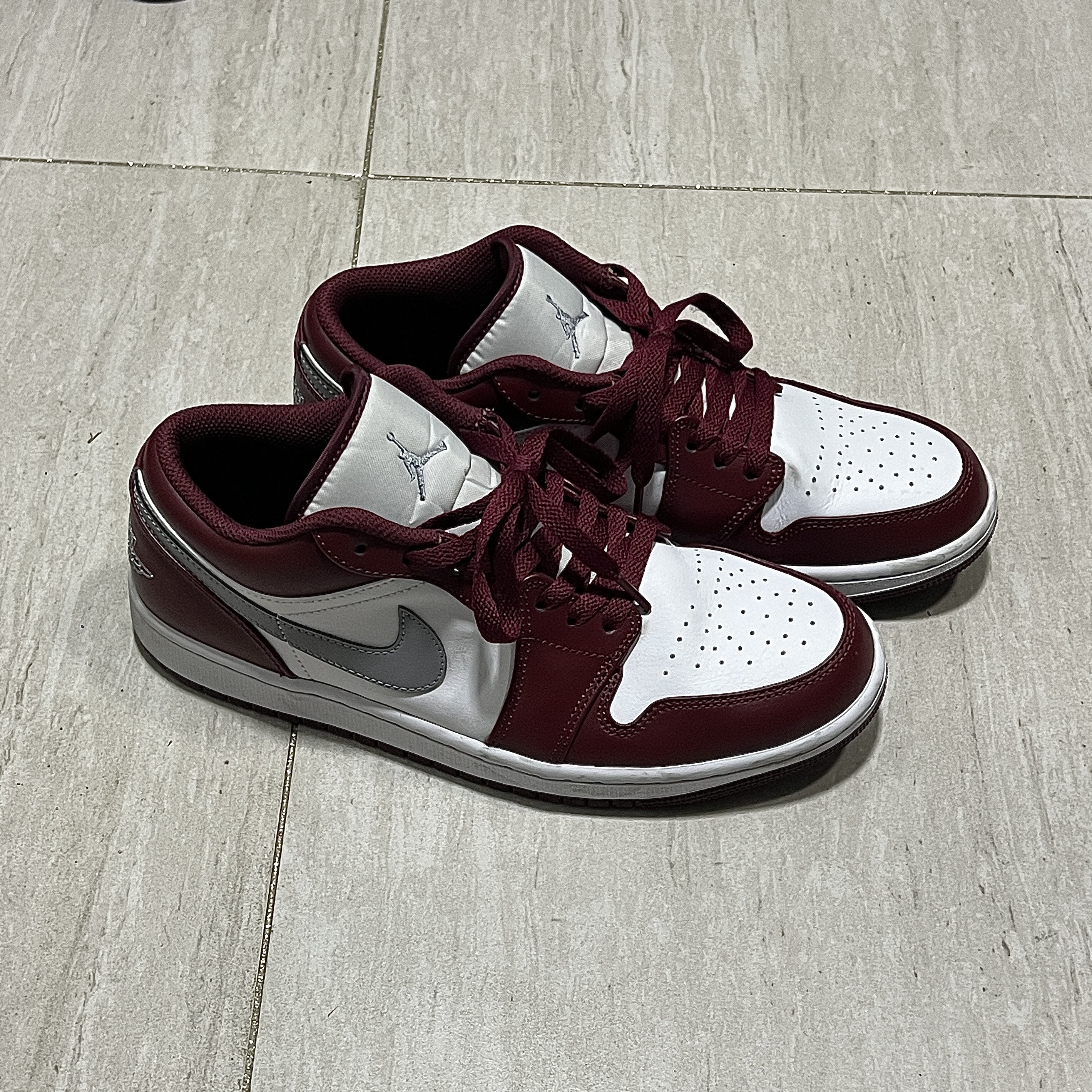 Jordan 1 Low Cherrywood Red 착용 스타일