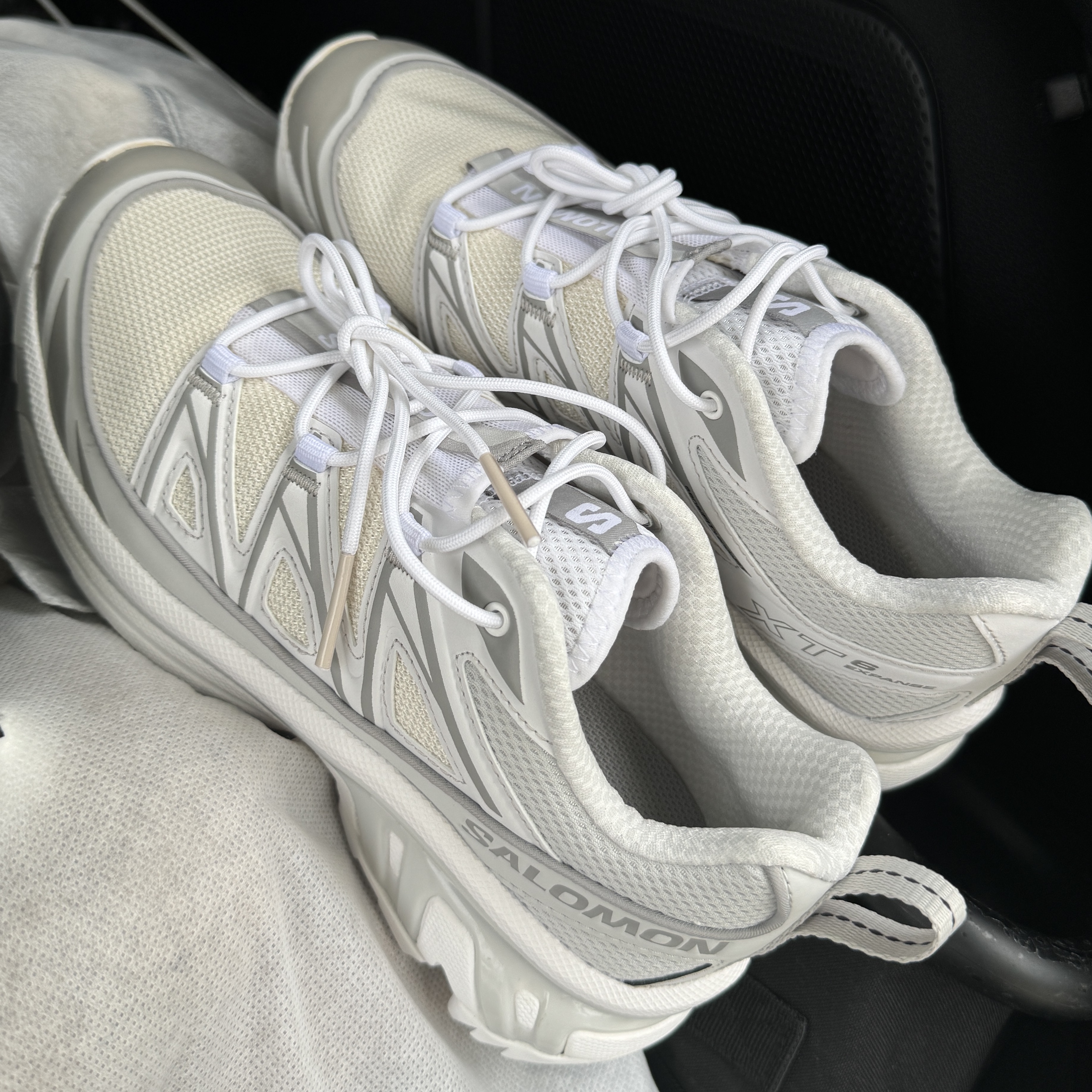 Salomon XT-6 Expanse Vanilla Ice White 착용 스타일