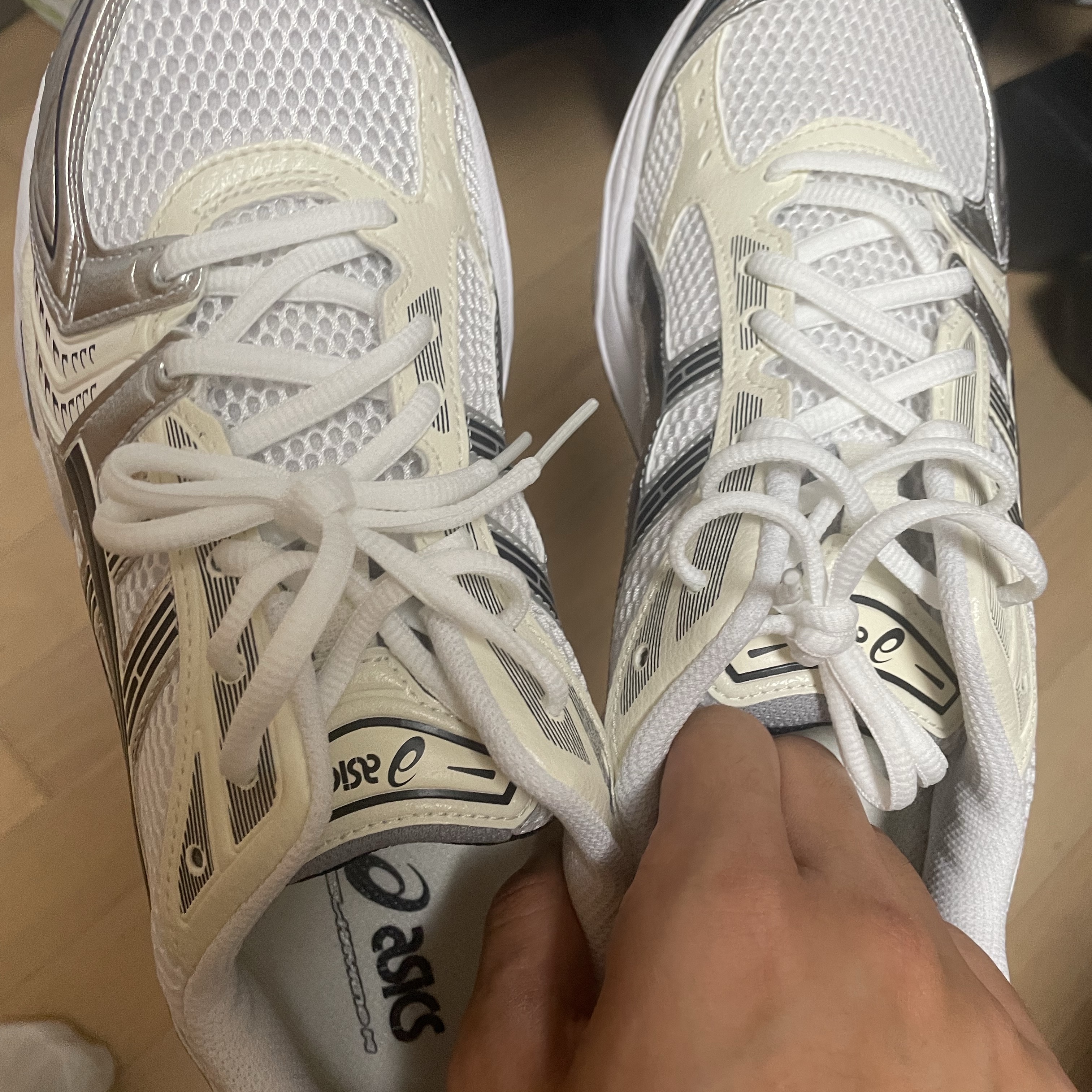 (W) Asics Gel-Kayano 14 White Midnight 착용 스타일