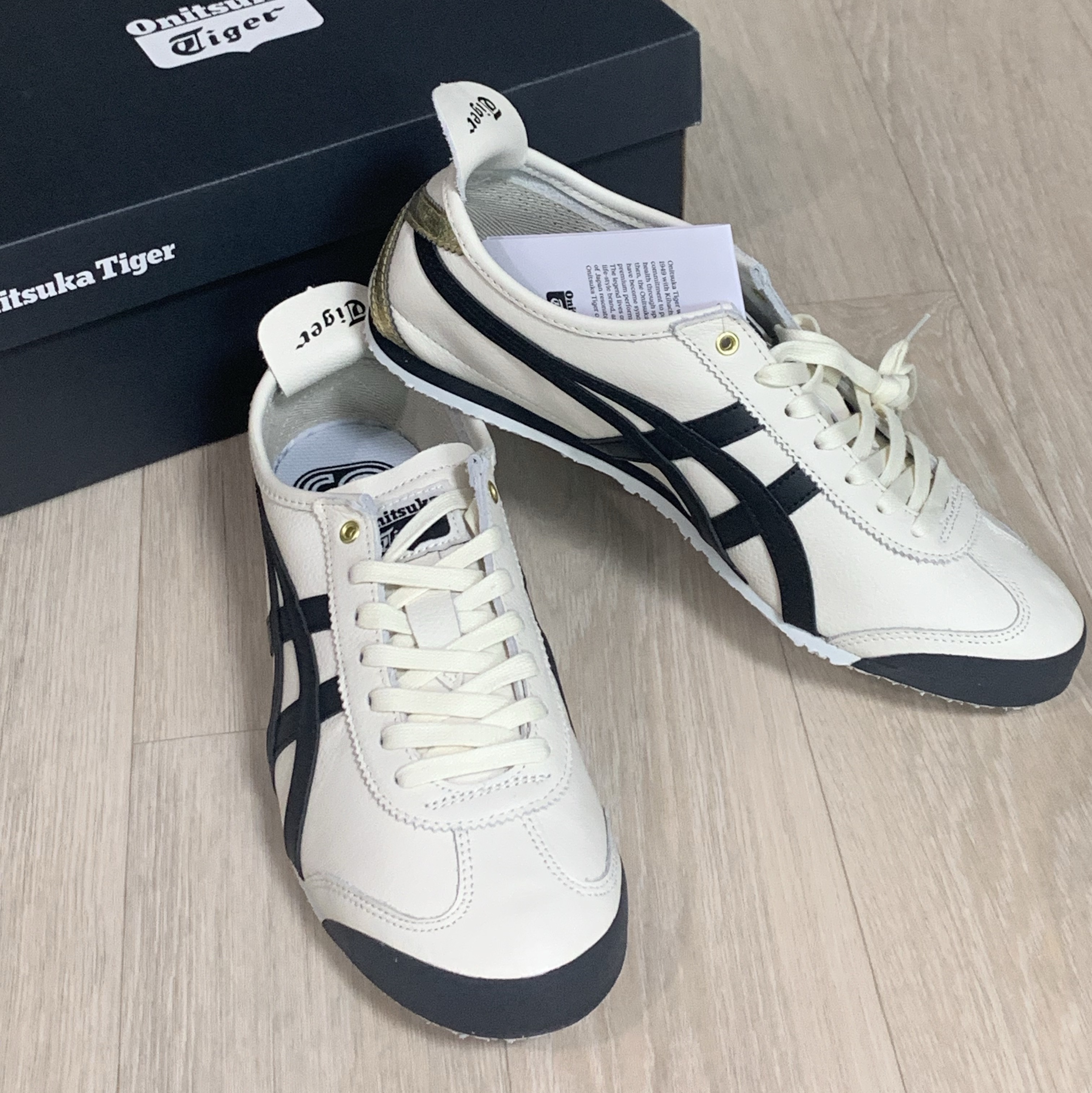 Onitsuka Tiger Mexico 66 Cream Black 착용 스타일 - 2
