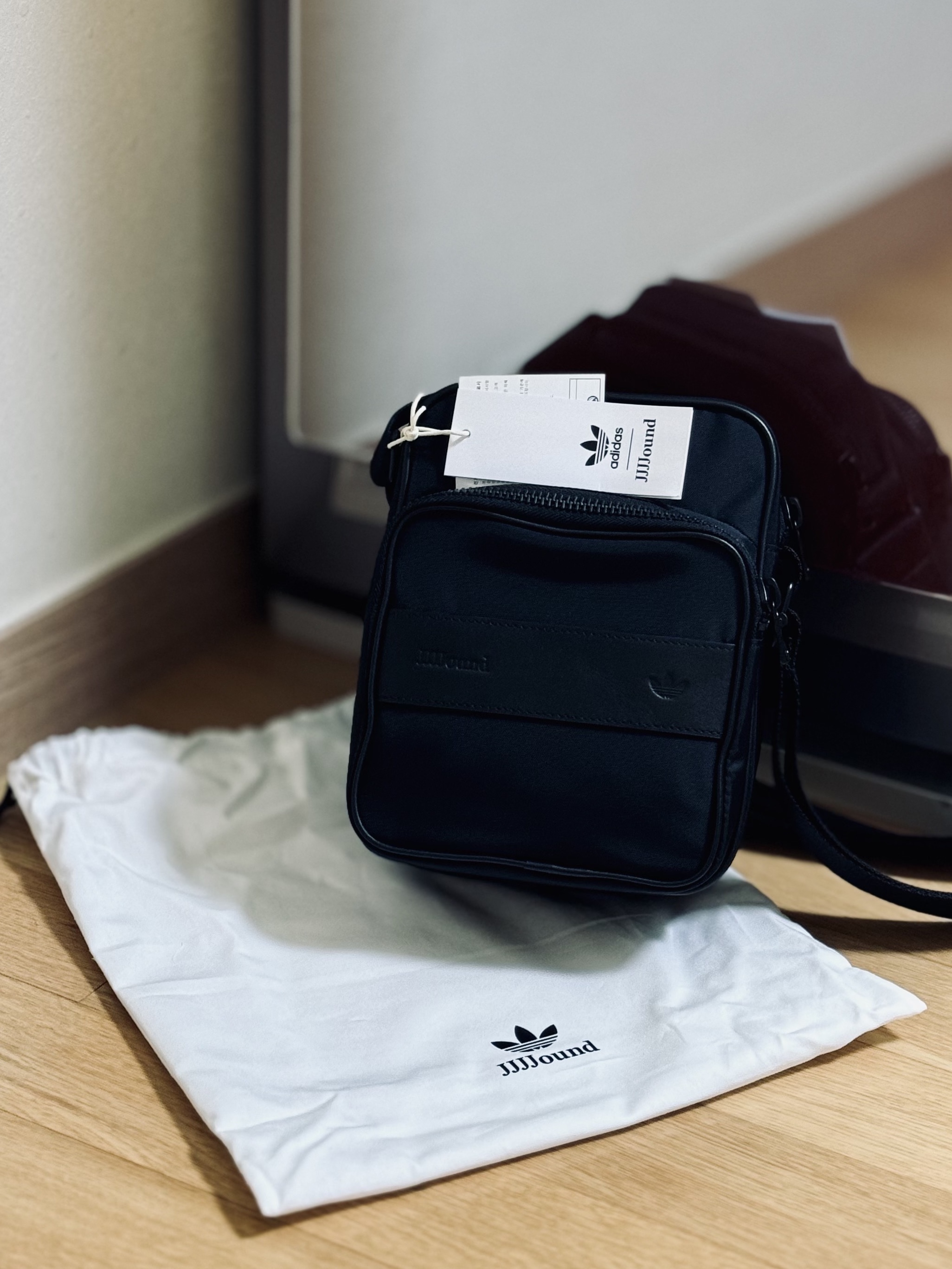 Adidas x JJJJound Nylon Bag Black 착용 스타일