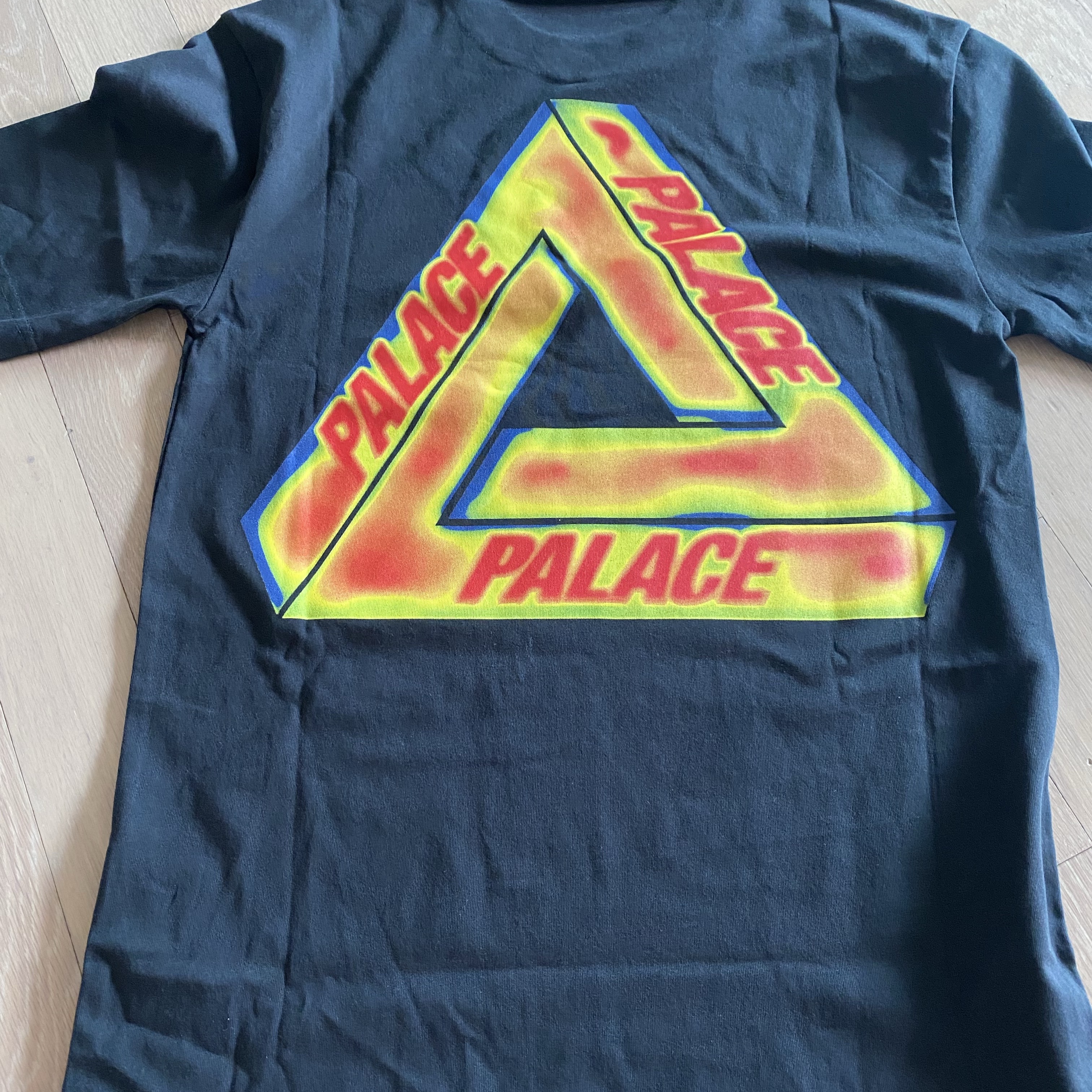 Palace Heat Sensi T-Shirt Black - 24SS 착용 스타일 - 3