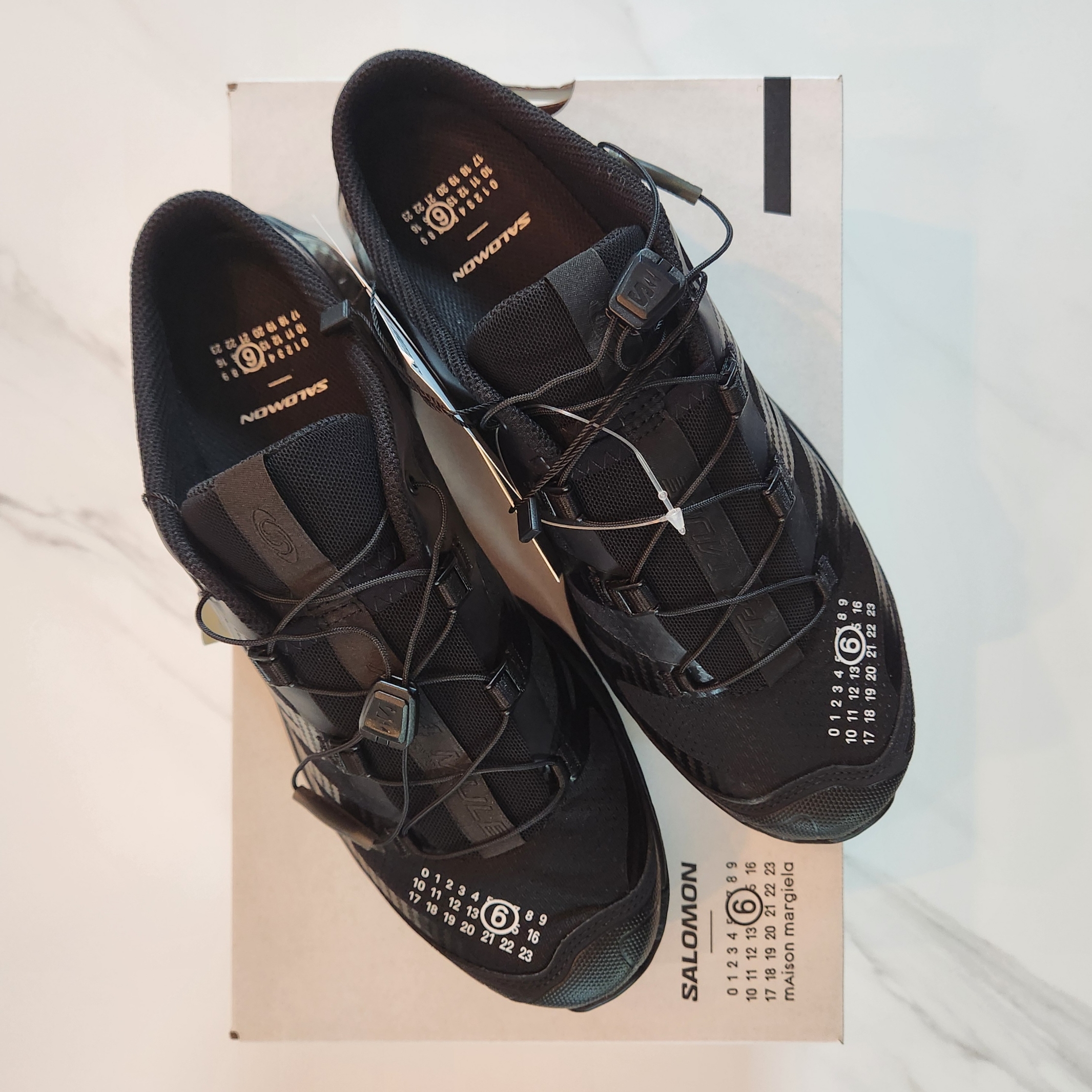 Salomon x MM6 Maison Margiela XT-4 Mule Black 착용 스타일 - 2