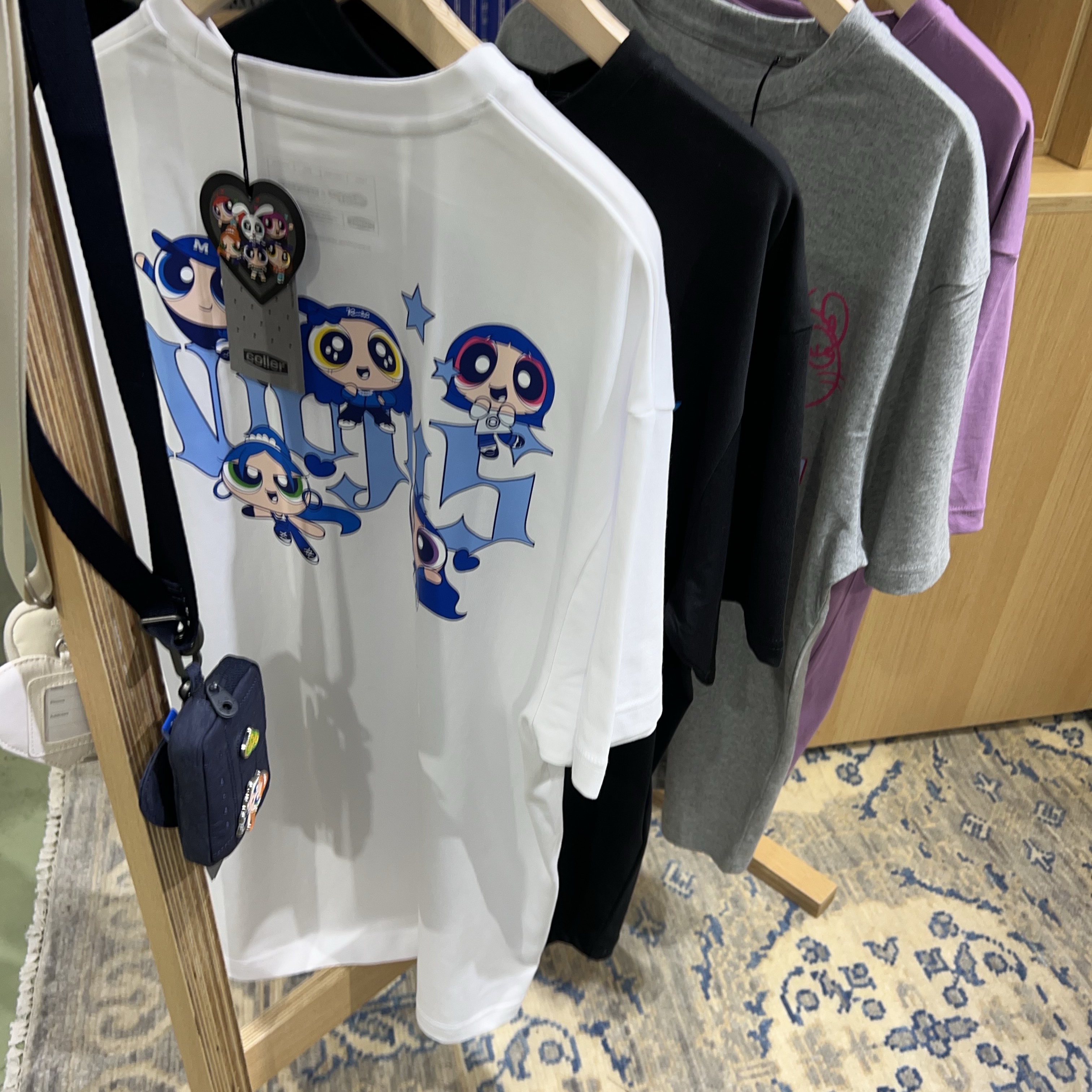 NewJeans x The Powerpuff Girls T-Shirt White 착용 스타일