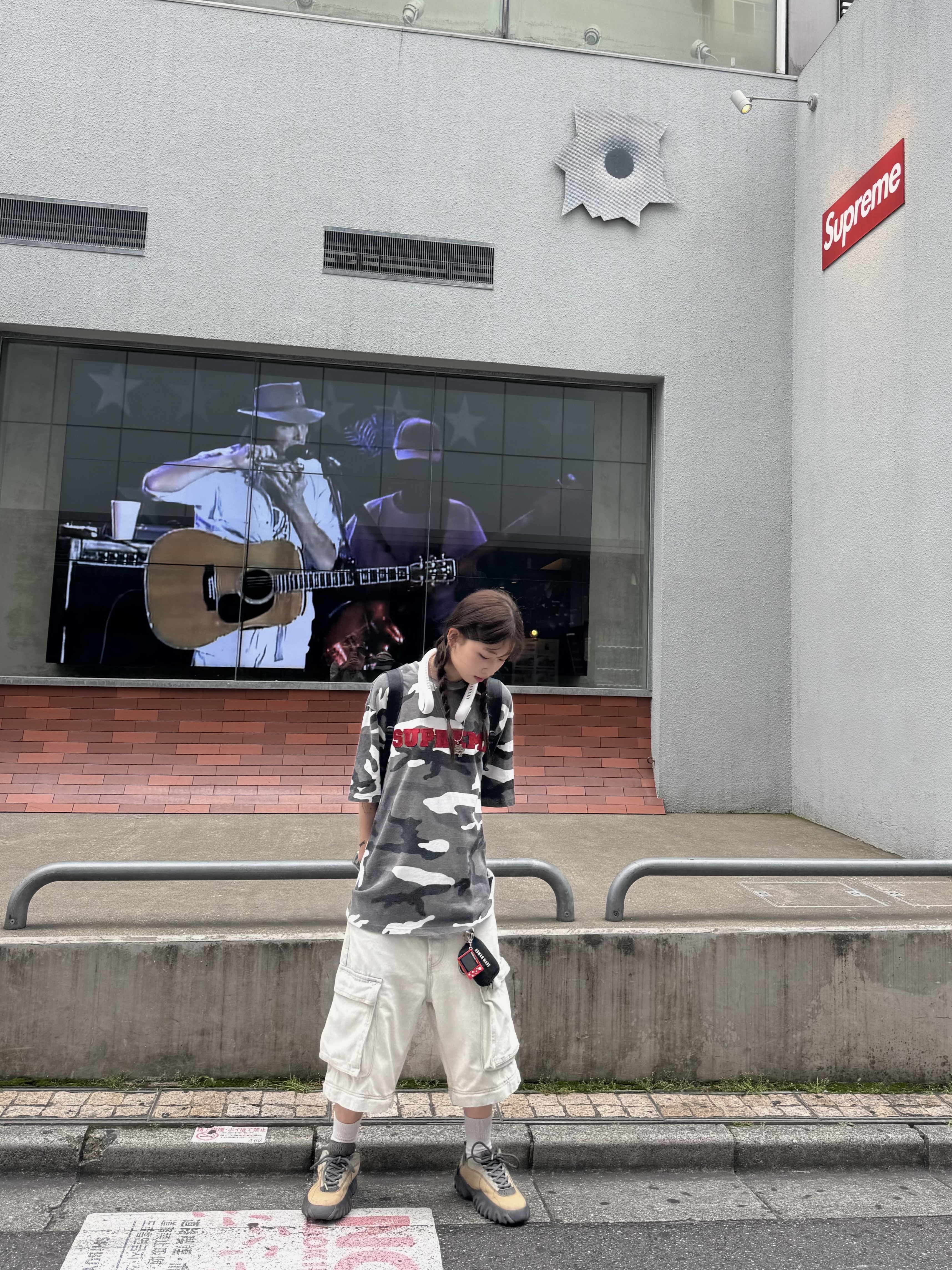 Supreme Collegiate S/S Top Snow Camo - 23FW, Oakley Factory Team x Brain Dead Chop Saw Mocha 착용 스타일 - 3