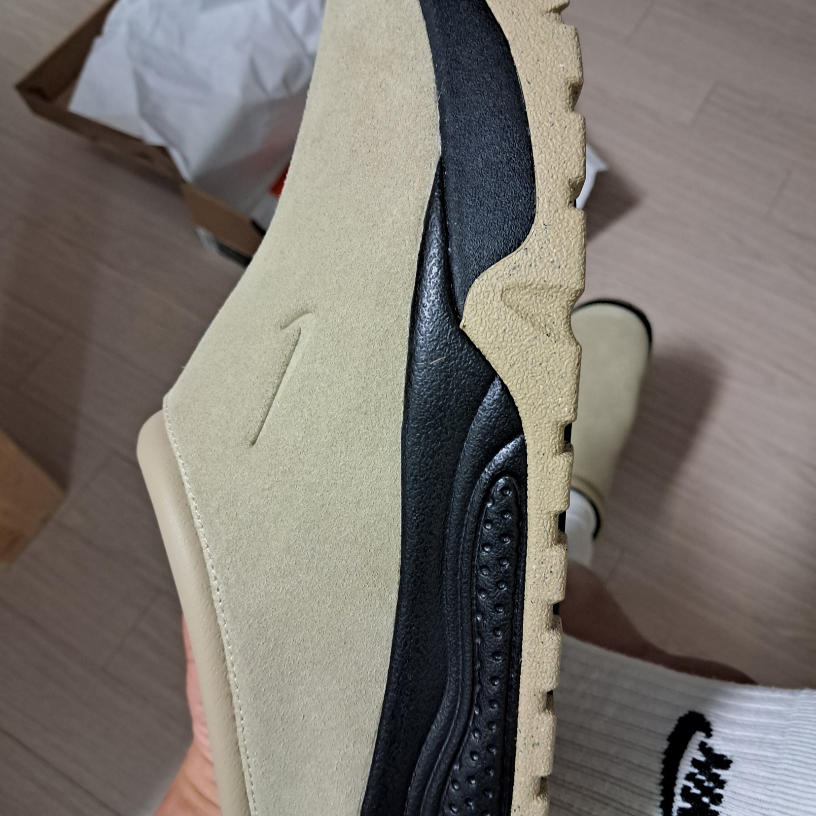 Nike ACG Rufus Limestone and Black 착용 스타일 - 1