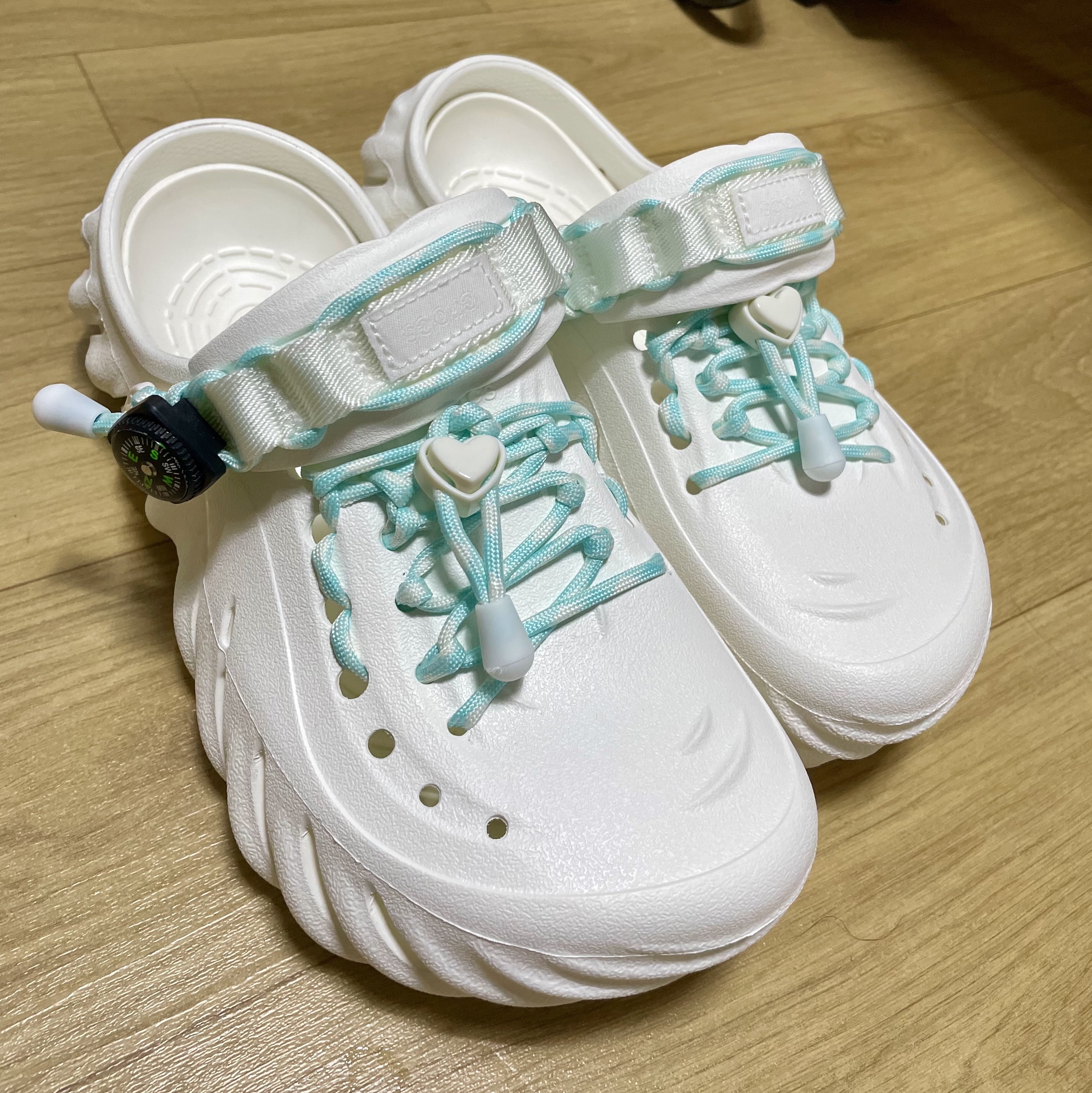 Crocs Echo Clog White 착용 스타일