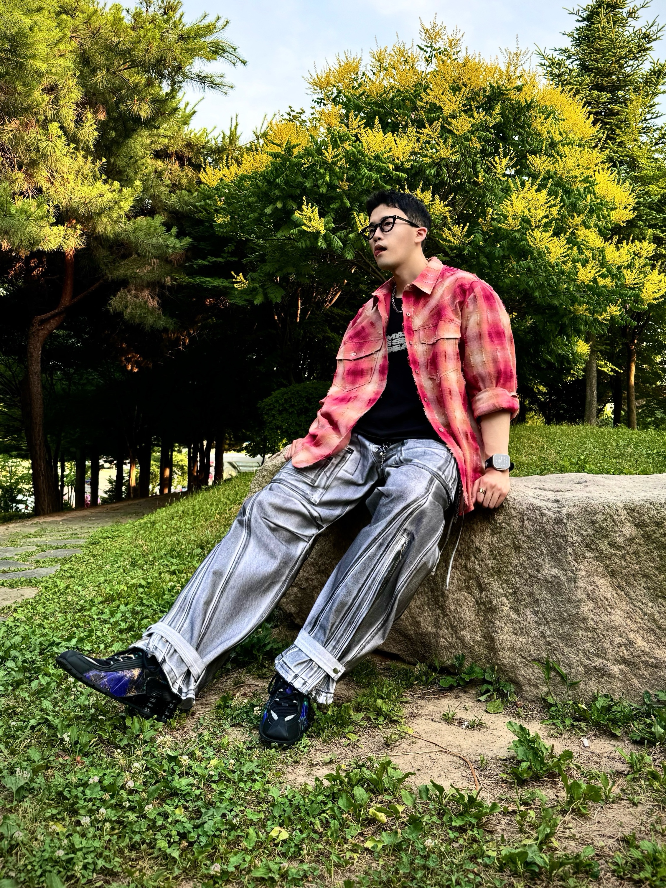 Nike x Martine Rose Shox MR4 Black Multi, (W) Matin Kim Two Pocket Check Shirt Pink 착용 스타일 - 2