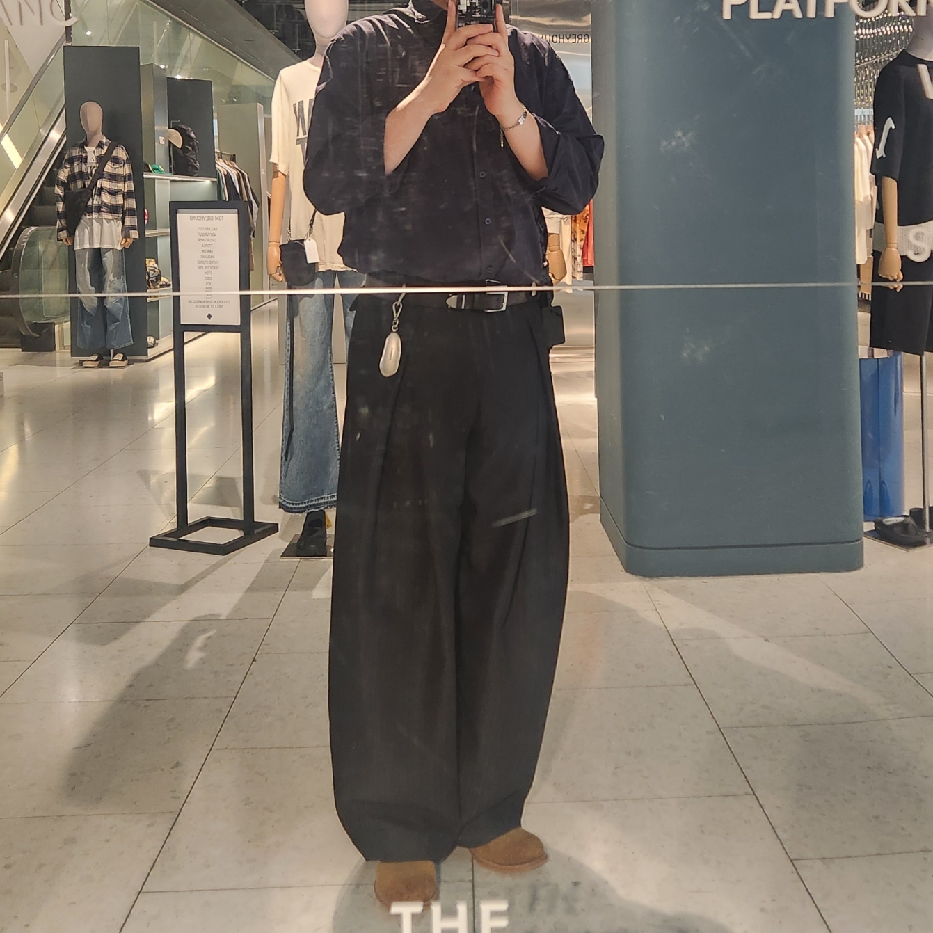 Ader Error Vassi Slacks Noir 착용 스타일