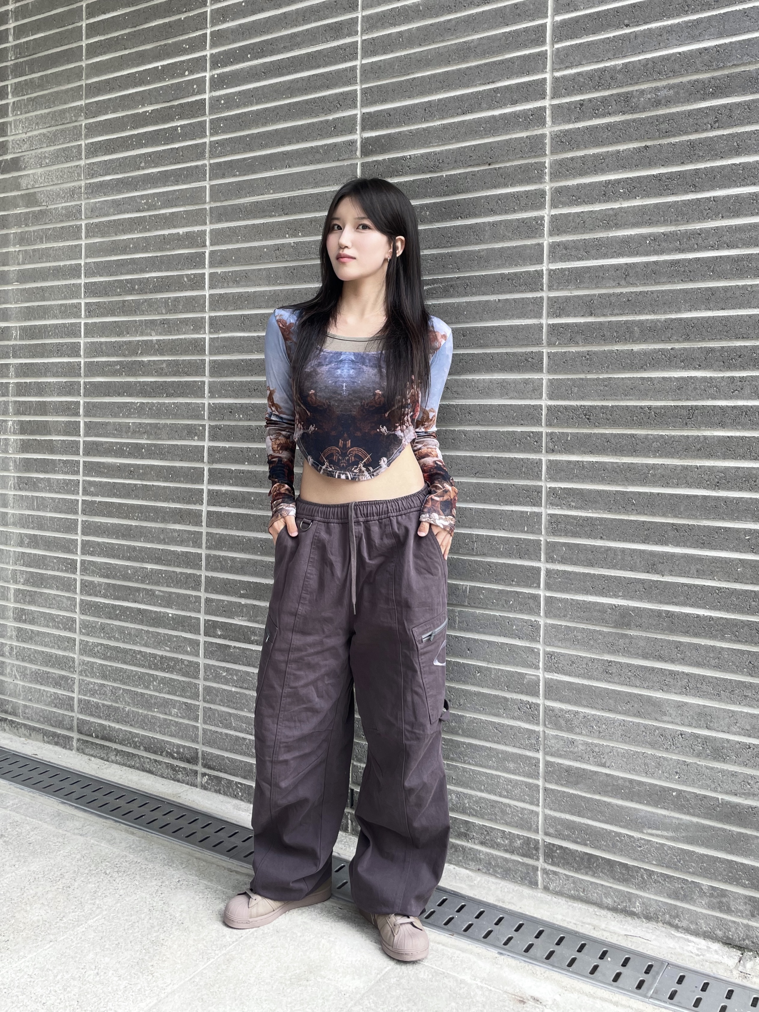 Adidas Superstar Chalky Brown, (W) Mischief Drawstring Pants Purple Brown 착용 스타일 - 1