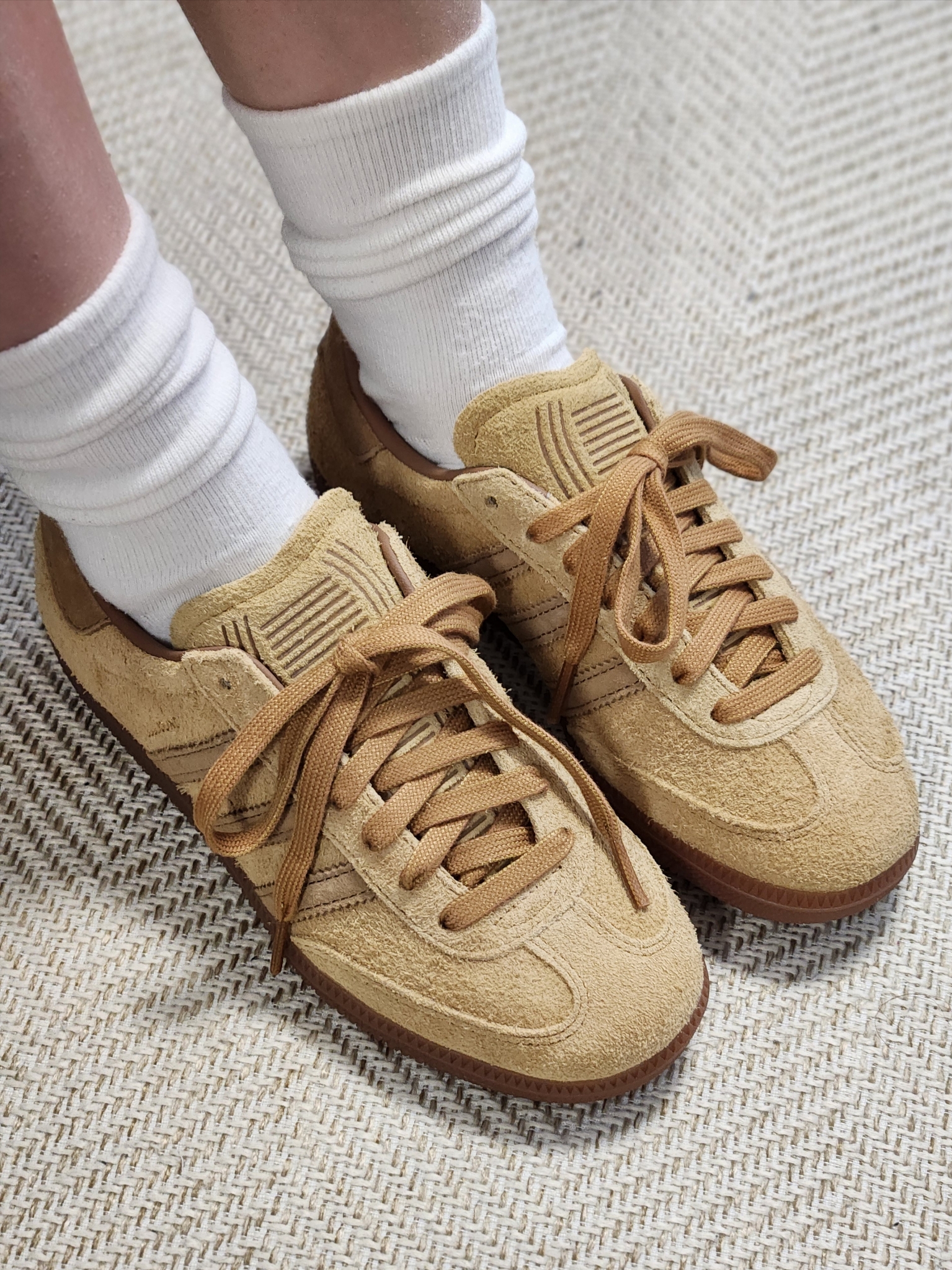 Adidas x JJJJound Samba OG Mesa 착용 스타일 - 2