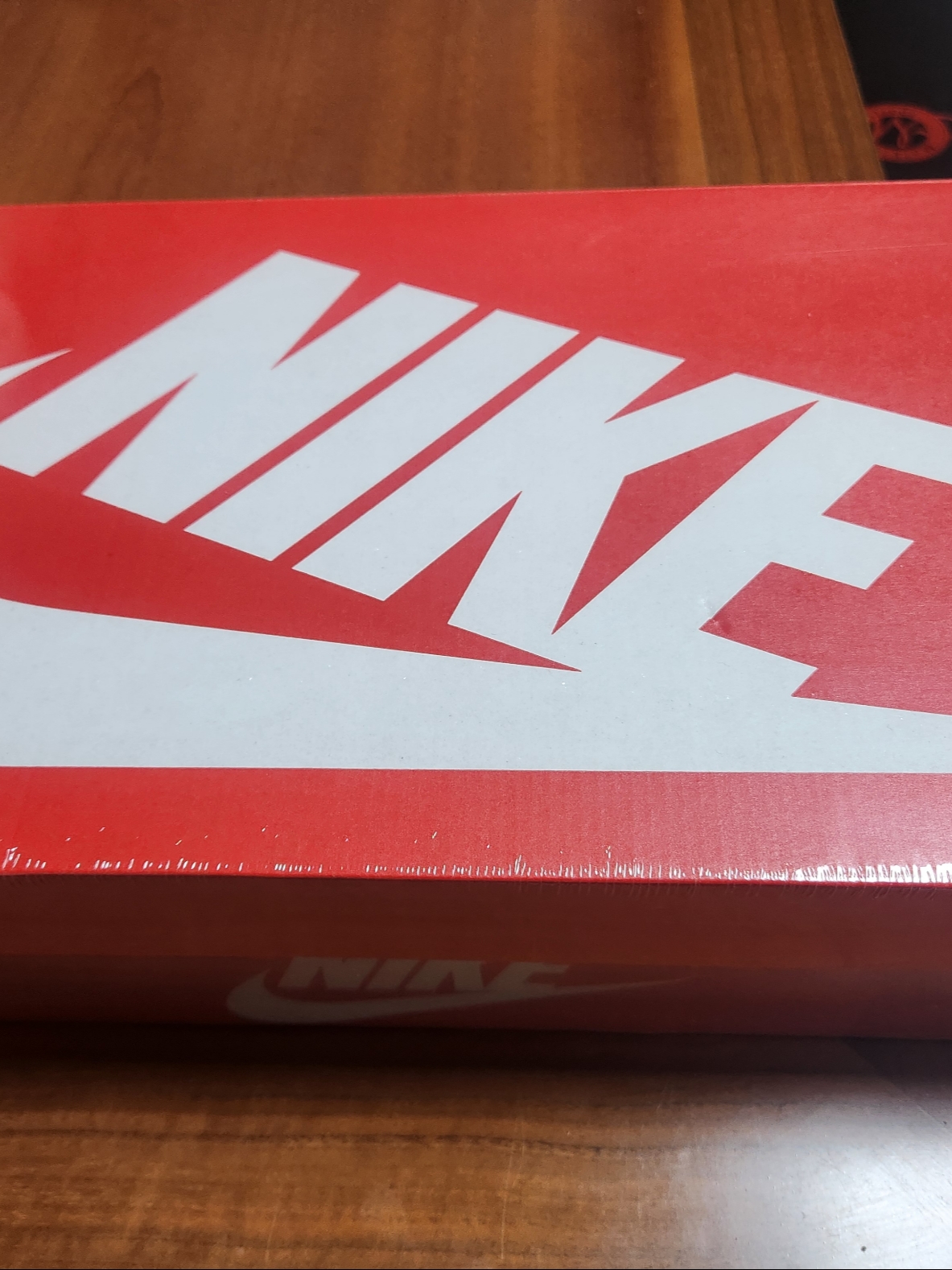 Nike Terminator High Black and University Red 착용 스타일 - 3