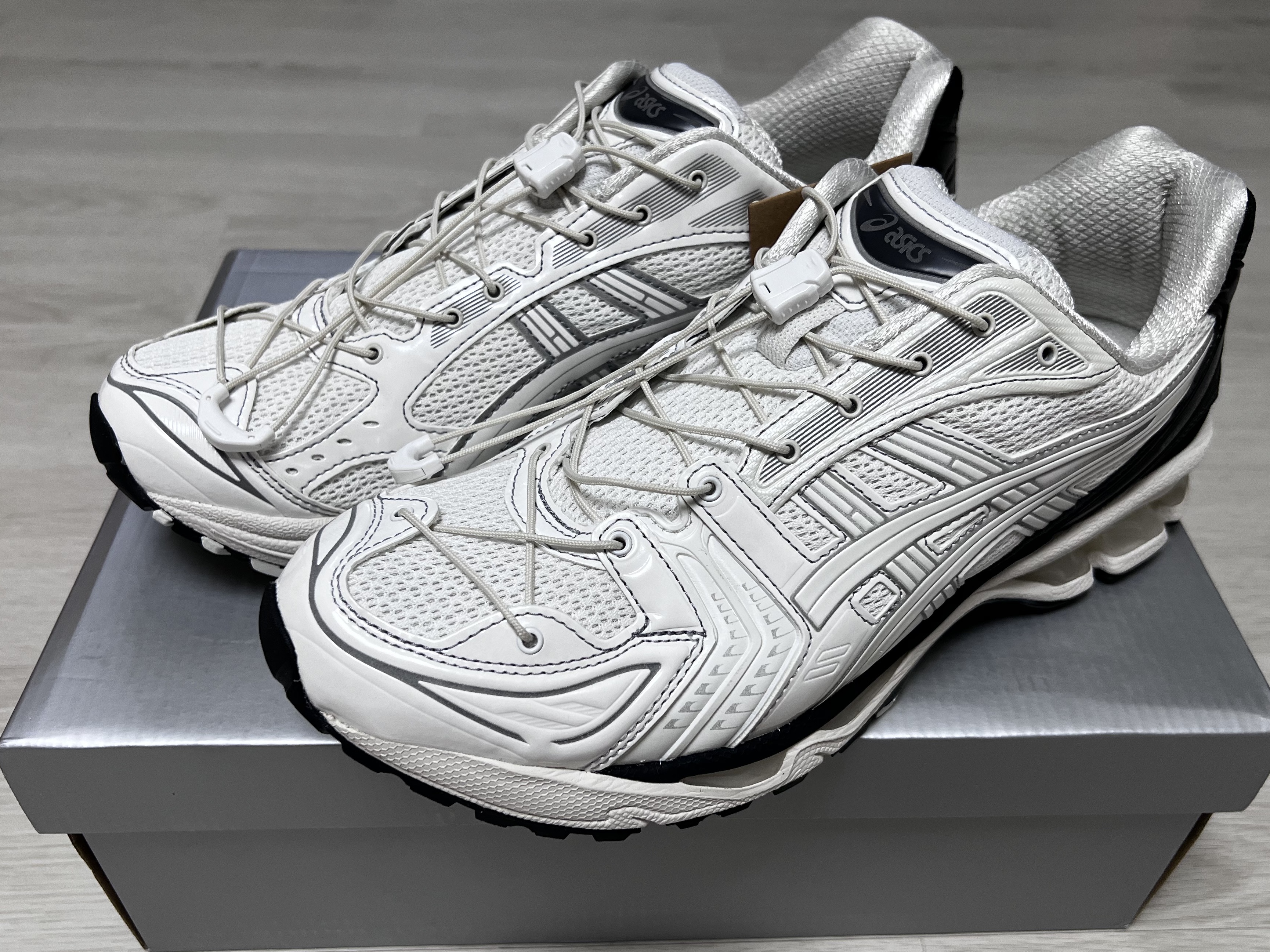 Asics x Unaffected Gel-Kayano 14 Galaxy White 착용 스타일